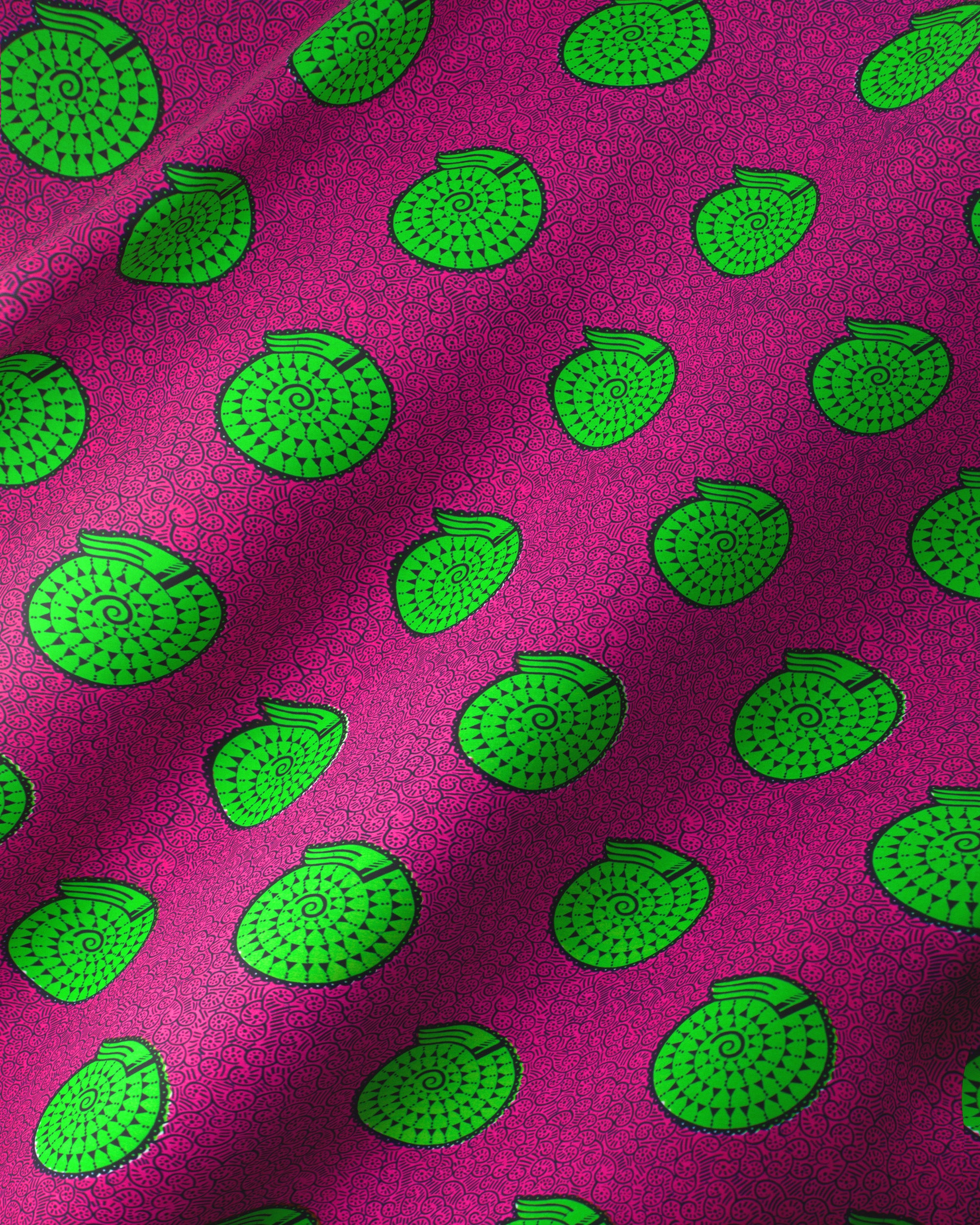 Vibrant magenta fabric adorned pattern wax hollandais vl54350.018