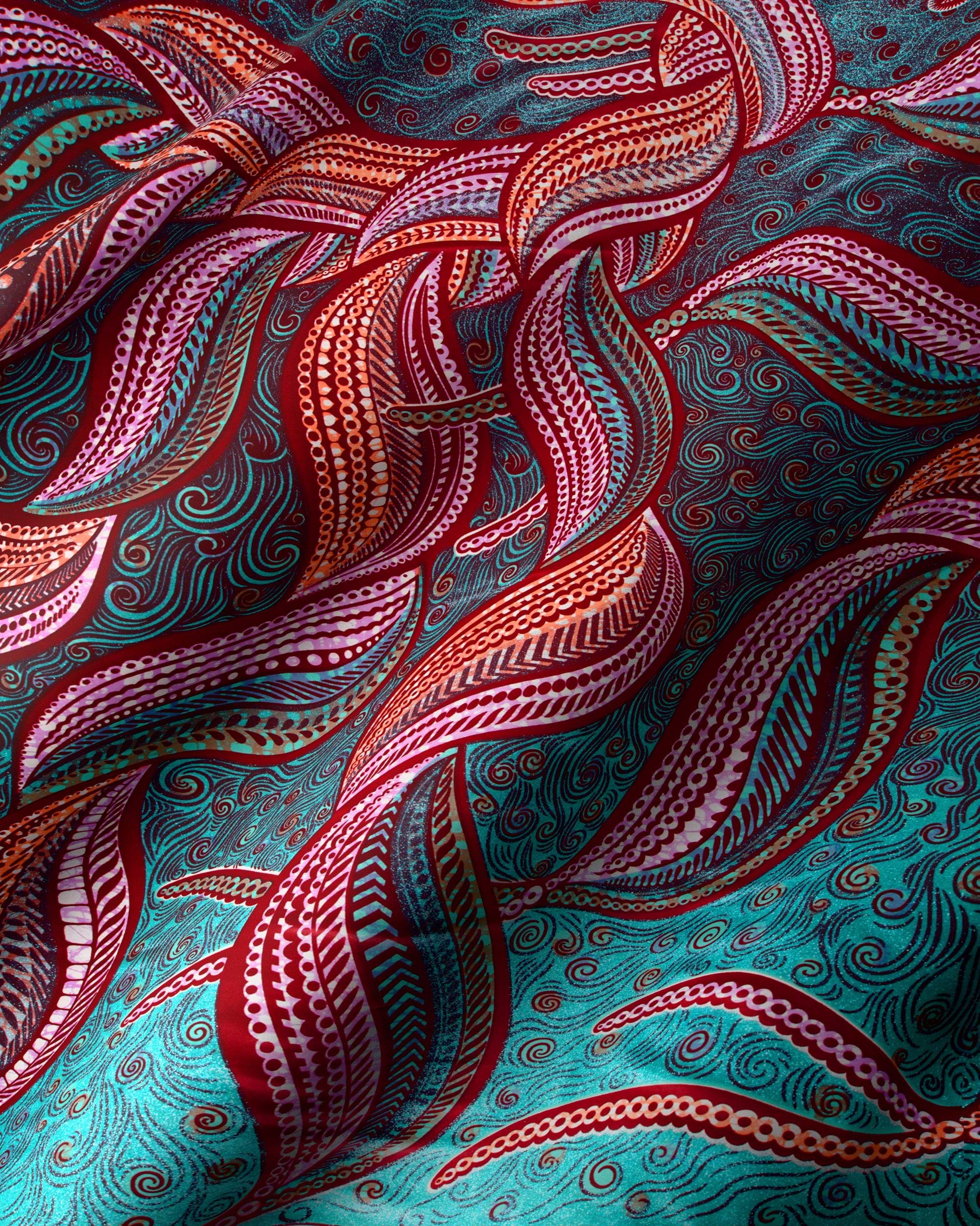 Vibrant paisley-patterned fabric rich reds grand super-wax vls1894.001
