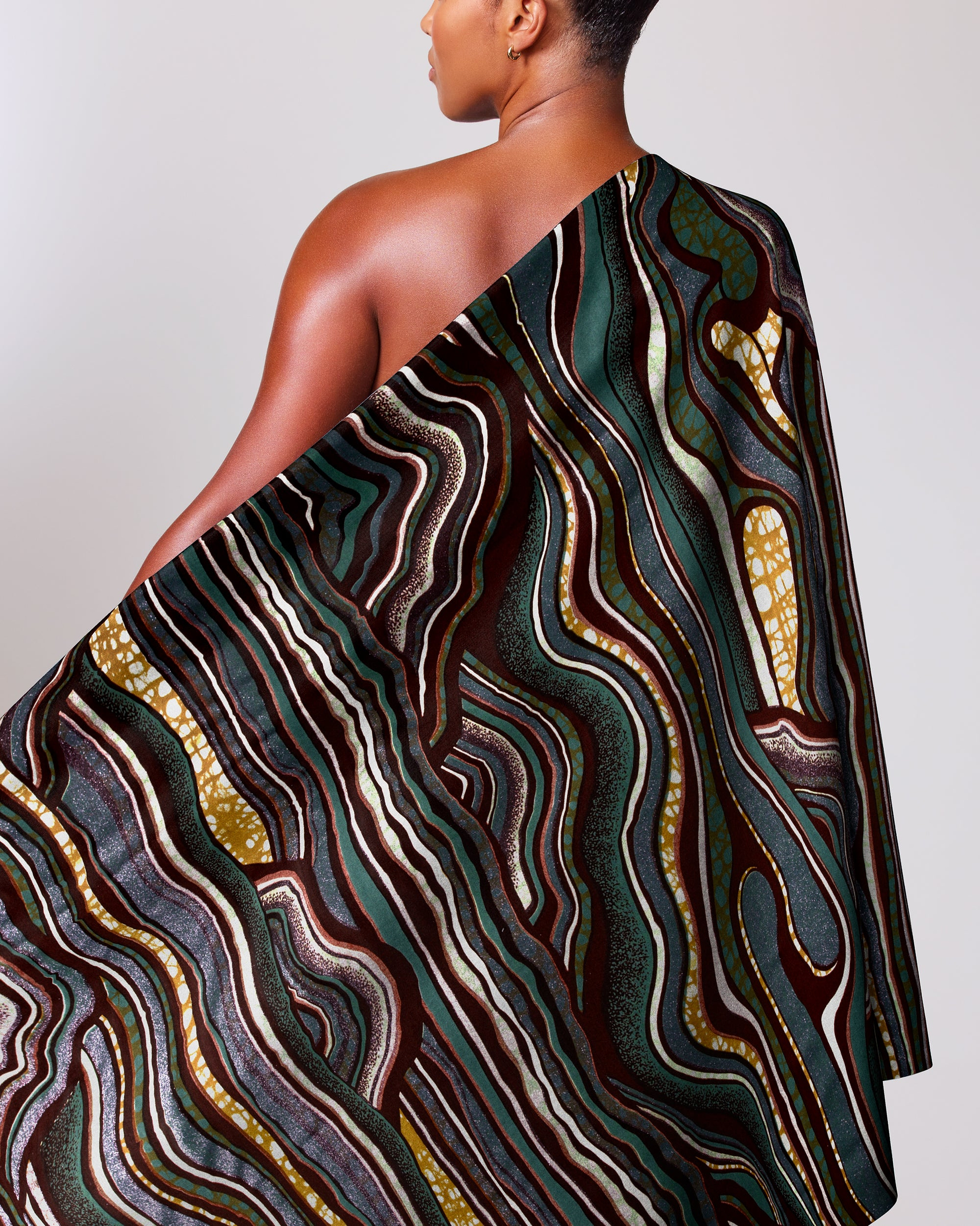 One-shoulder garment rich green gold grand super-wax vls2250.010