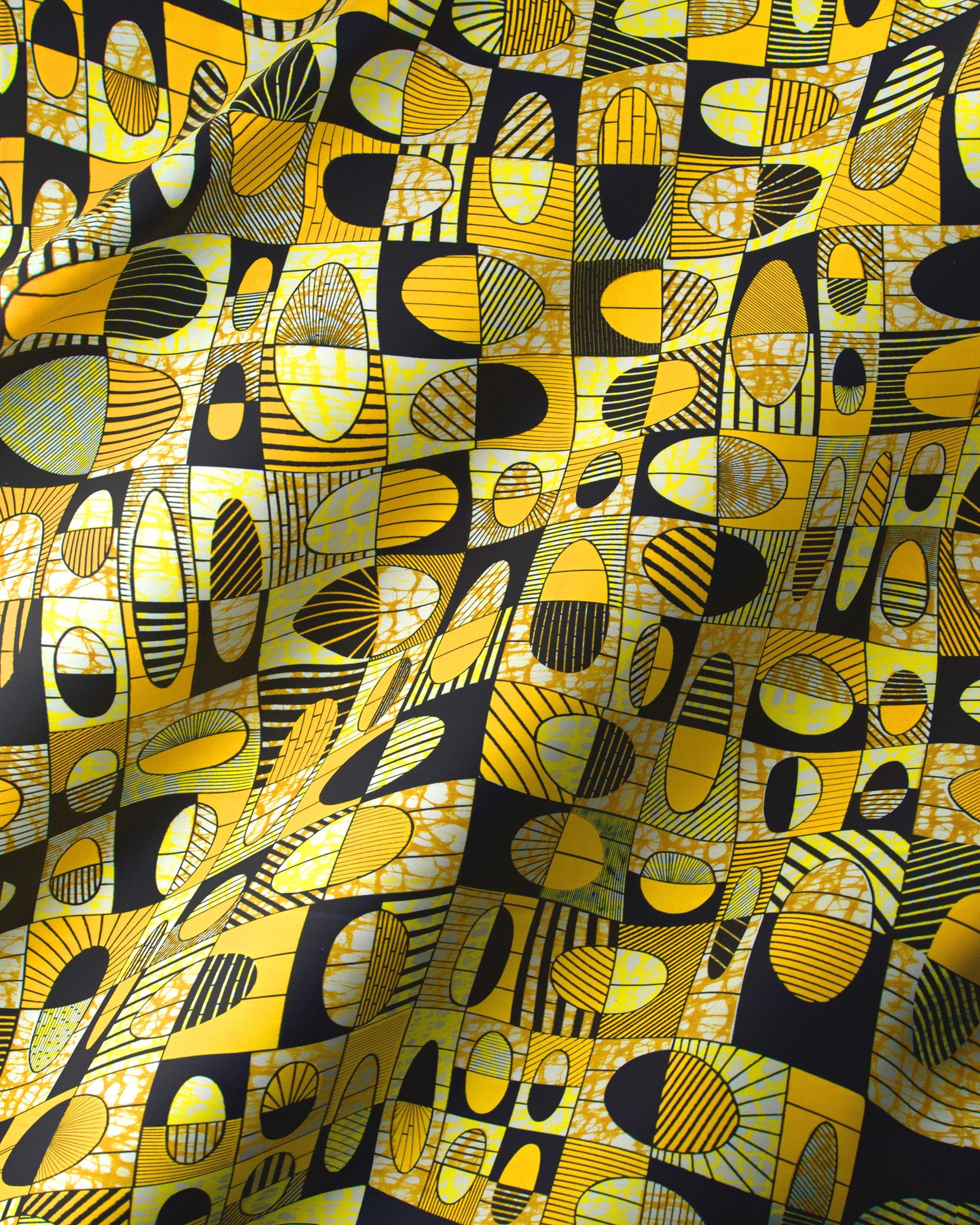 Vibrant yellow black geometric-patterned fabric super-wax vls2764.008