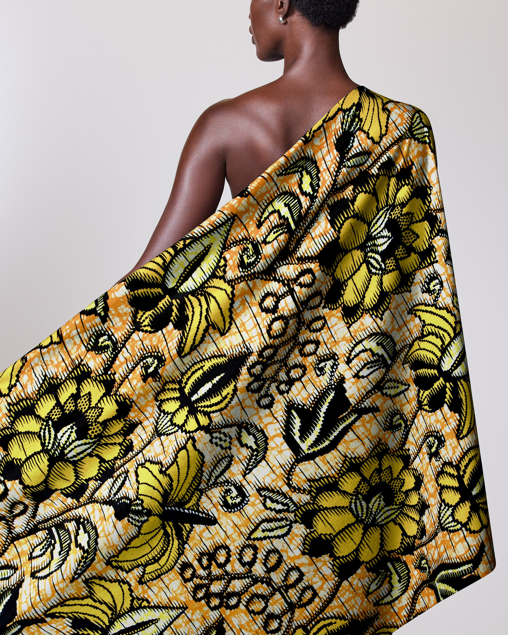 Vibrant yellow black floral-patterned fabric super-wax vls6412.007