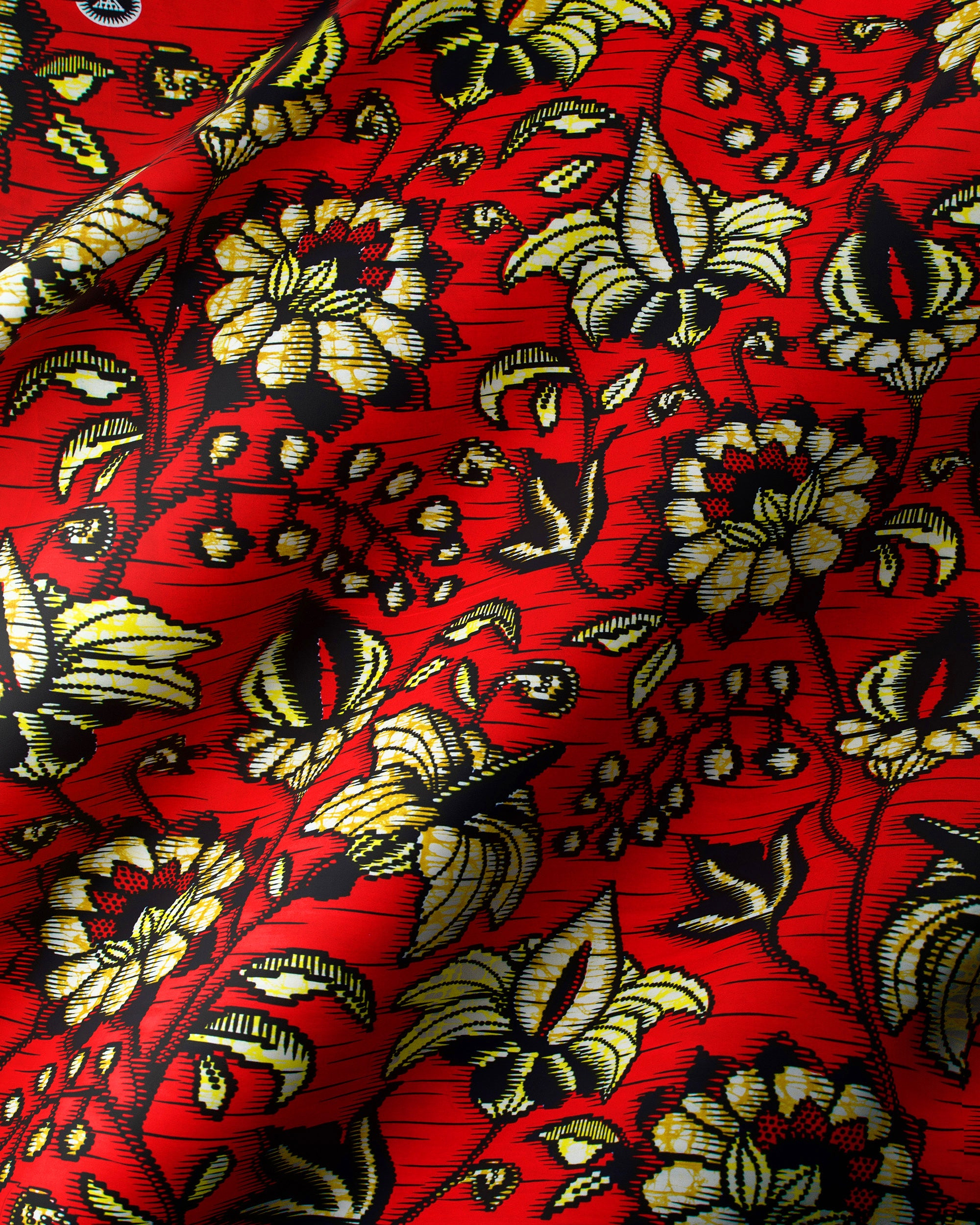 Vibrant red fabric intricate floral super-wax vls6412.012
