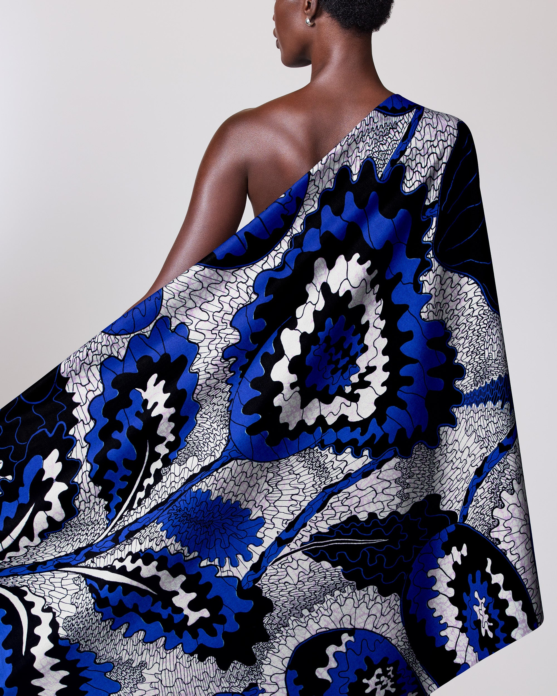 Vibrant blue black white patterned wax hollandais vlw1827.004
