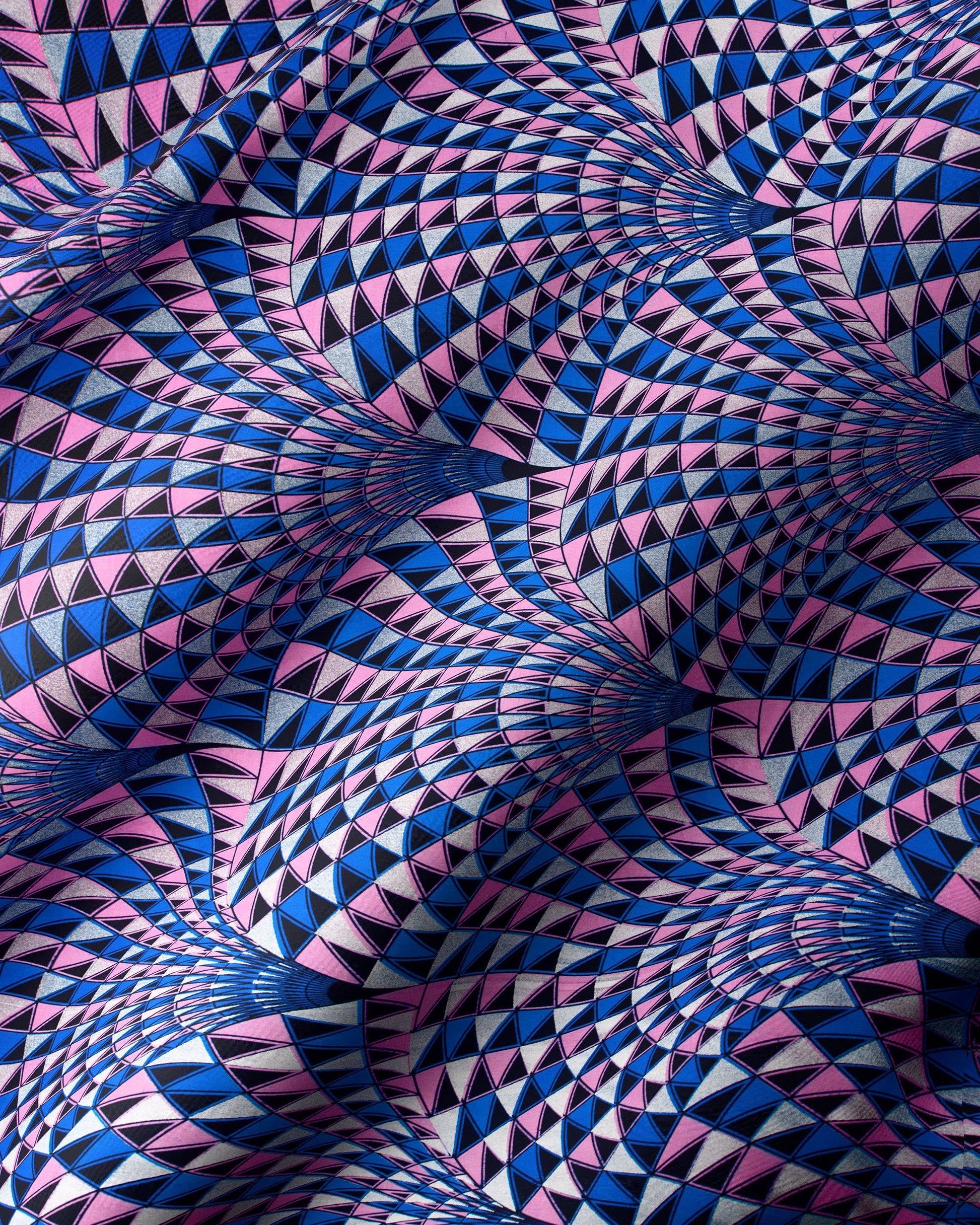Vibrant geometric-patterned fabric triangles bold wax hollandais vlw2094.028