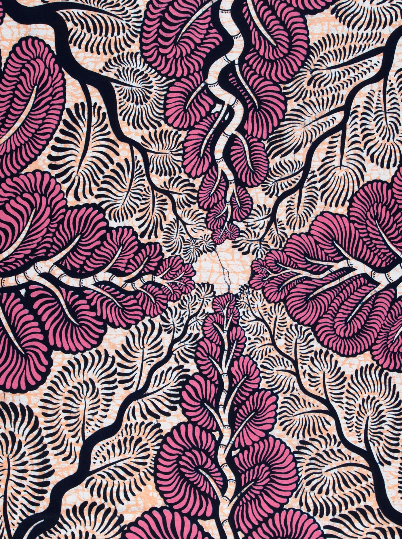 Vibrant magenta black patterned fabric wax hollandais vlw3579.006