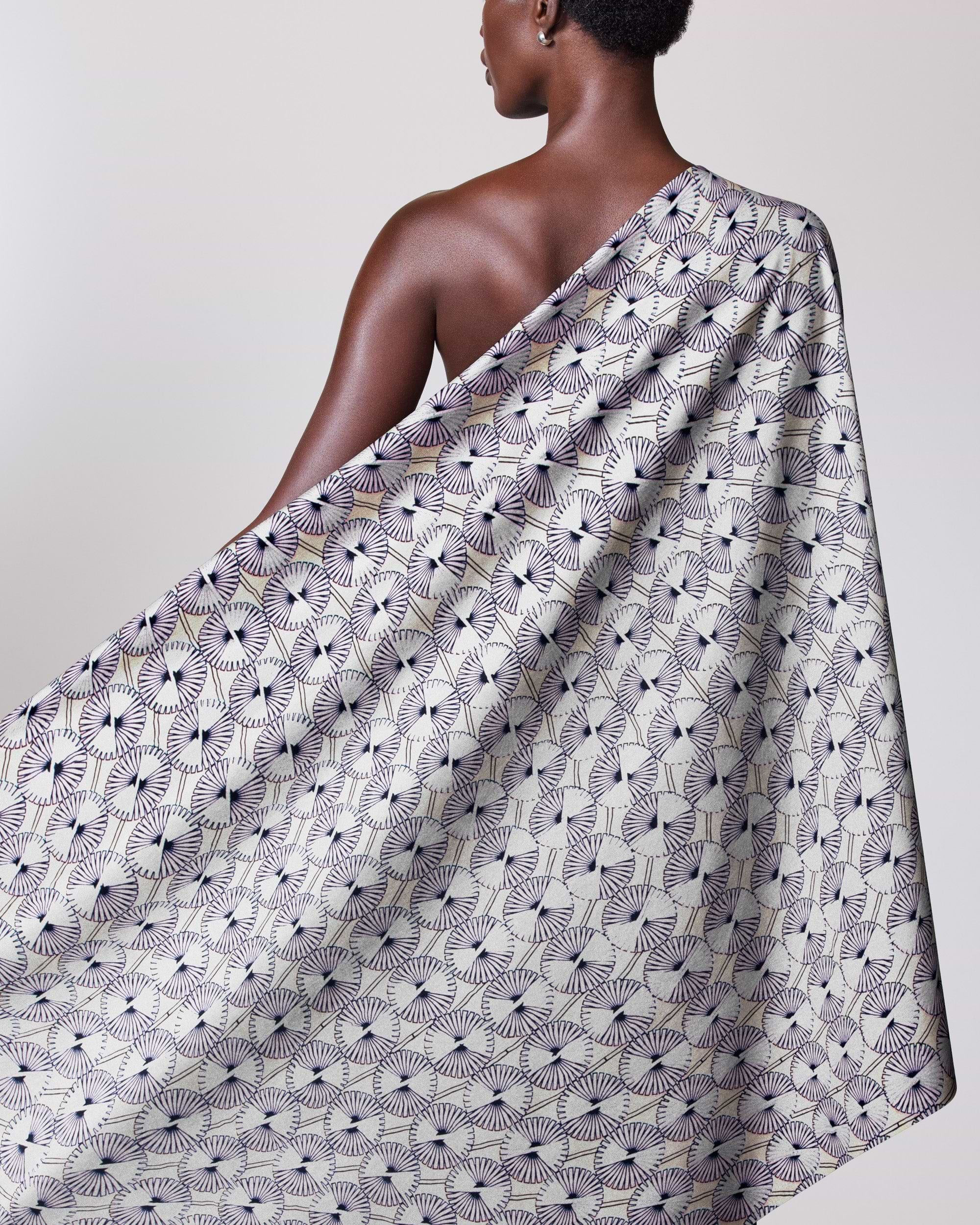 Wax Hollandais | VLW5337.043 | Silver Embellished
