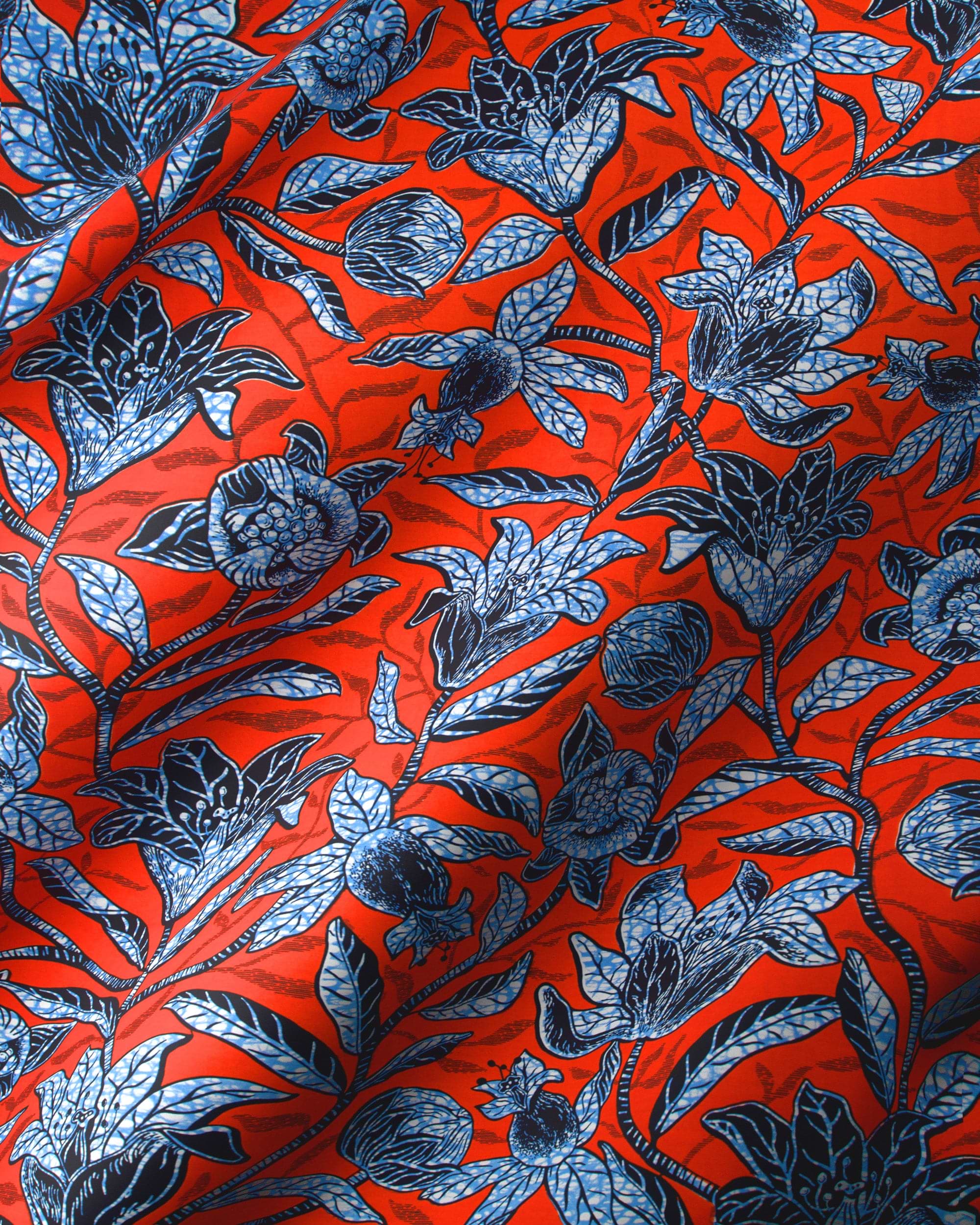 Vibrant red fabric detailed blue wax hollandais vlw9238.005