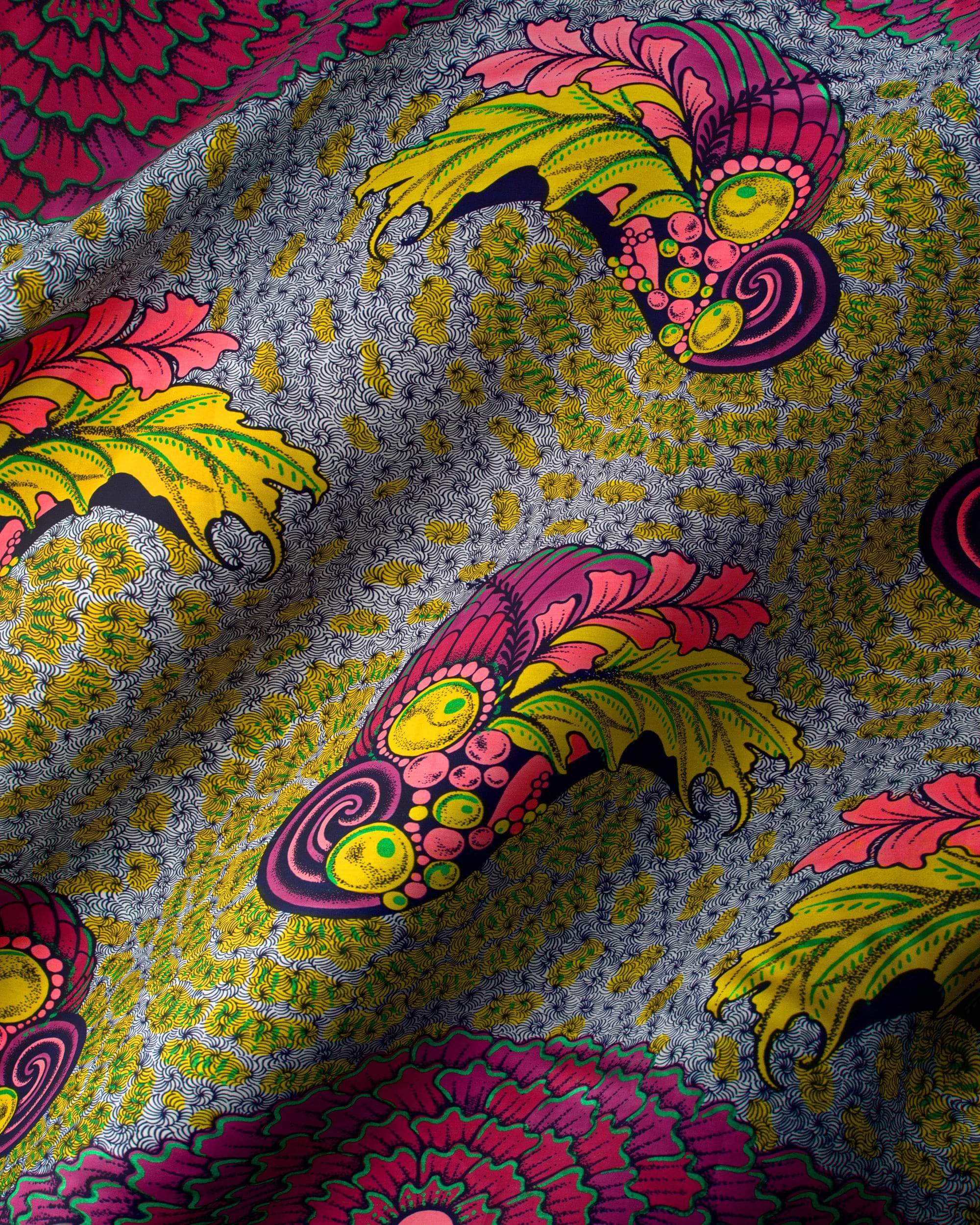 Vibrant psychedelic-patterned fabric bold pink satin royal vlw9427.006