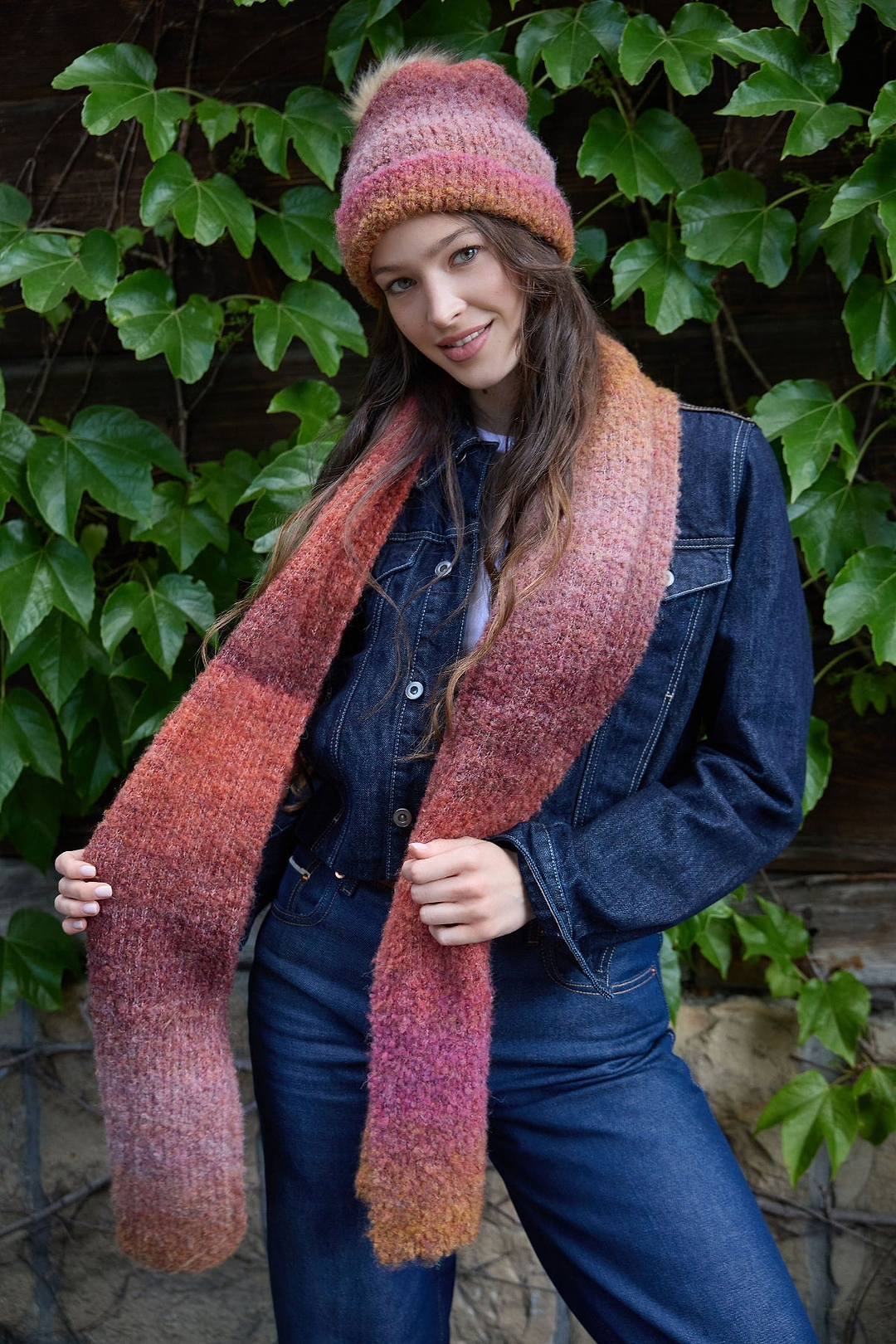 Gradient Knit Scarf - Pink