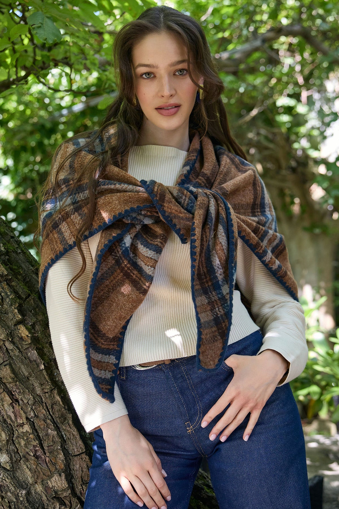 Knitted Plaid Triangle Shawl - Blue Multi