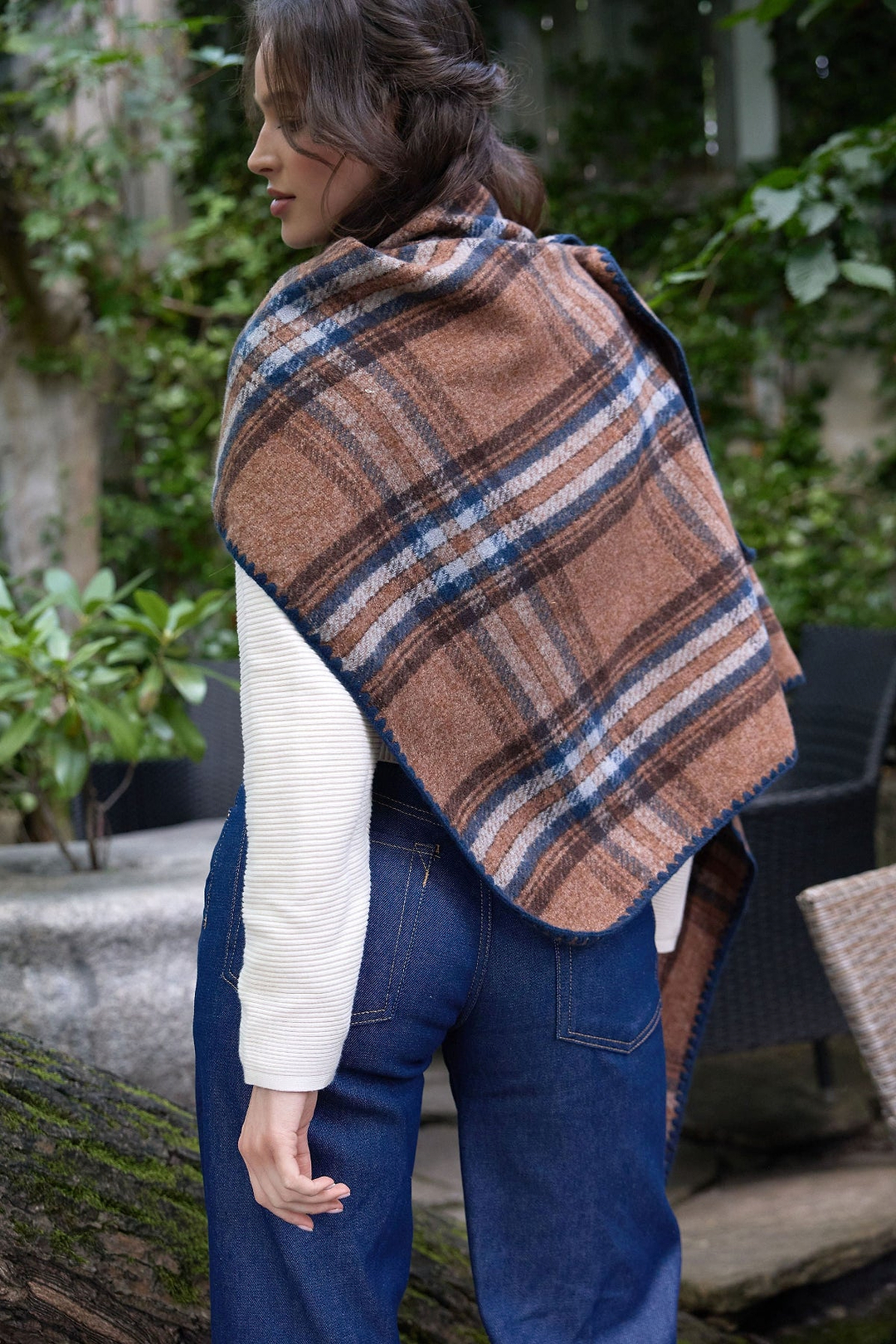 Knitted Plaid Triangle Shawl - Blue Multi