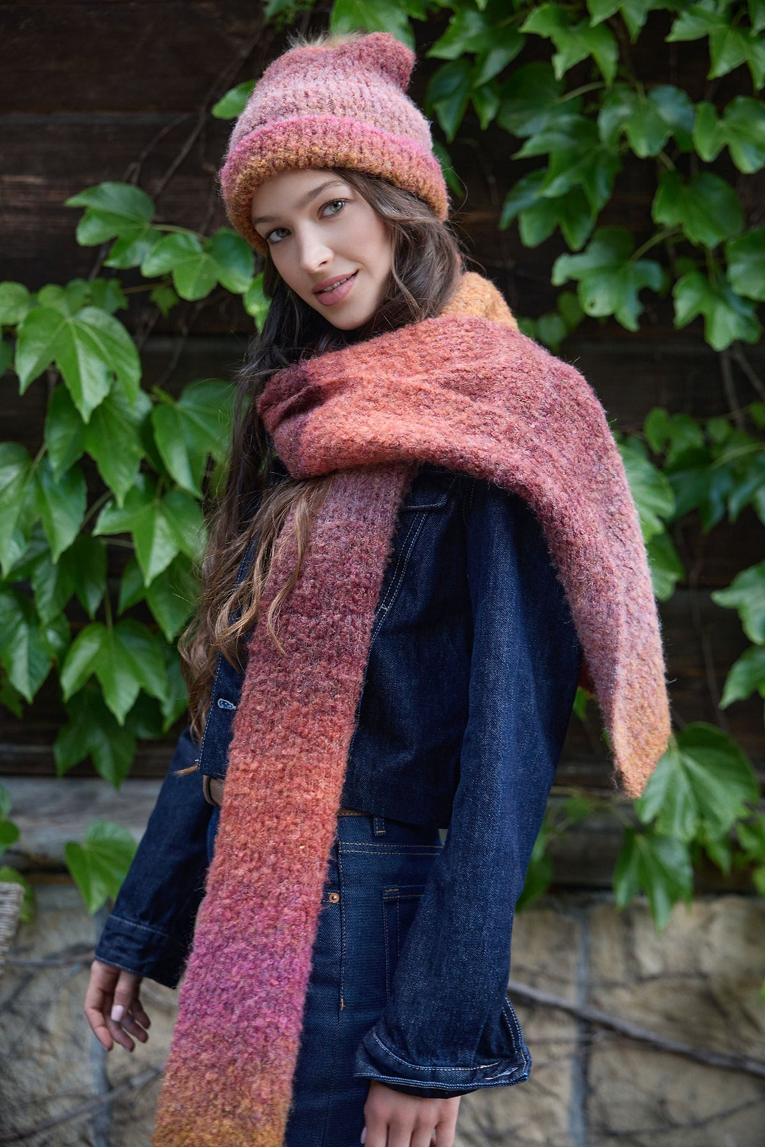 Gradient Knit Scarf - Pink