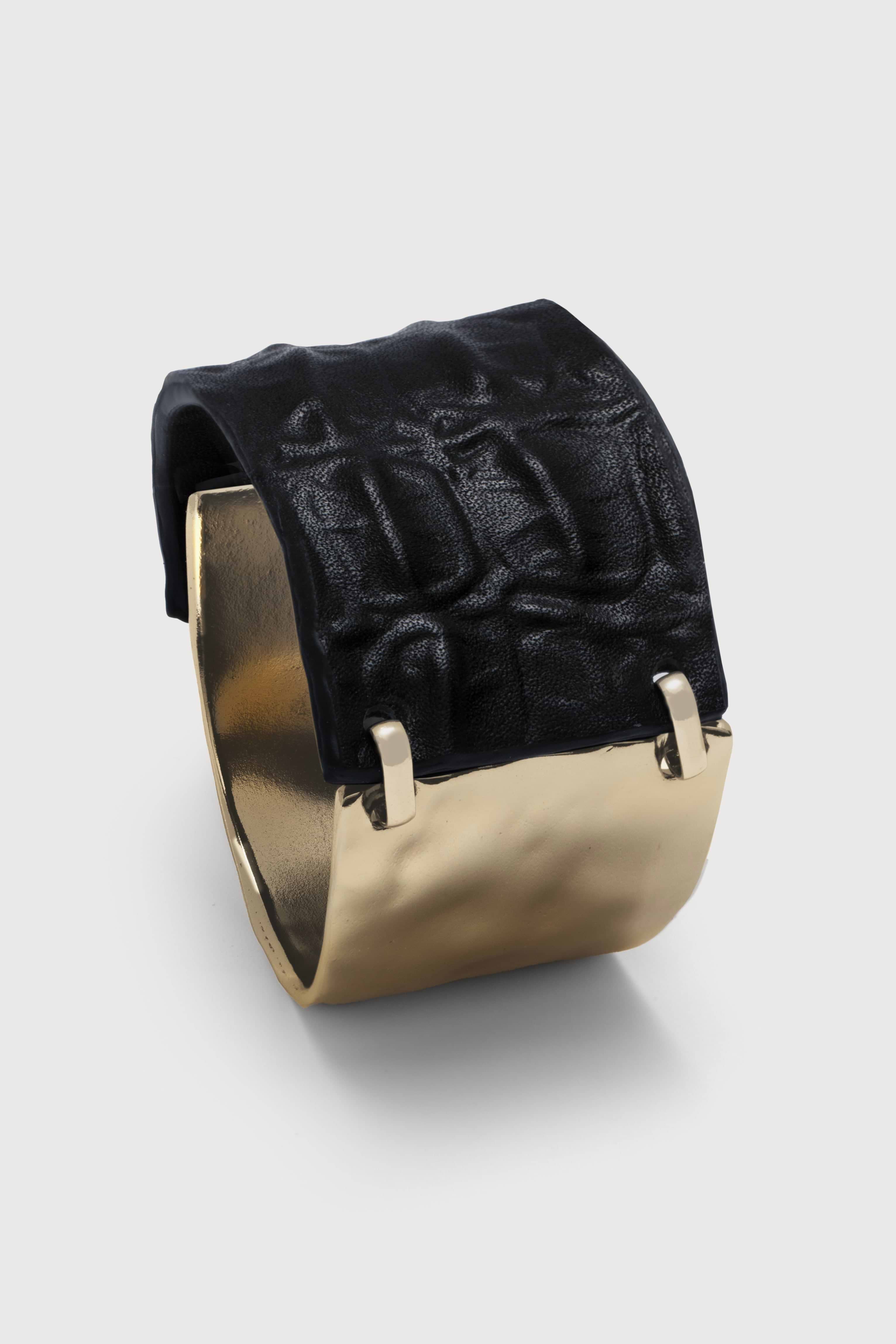 Wild Ways Metal Leather Hook Bracelet - Gold