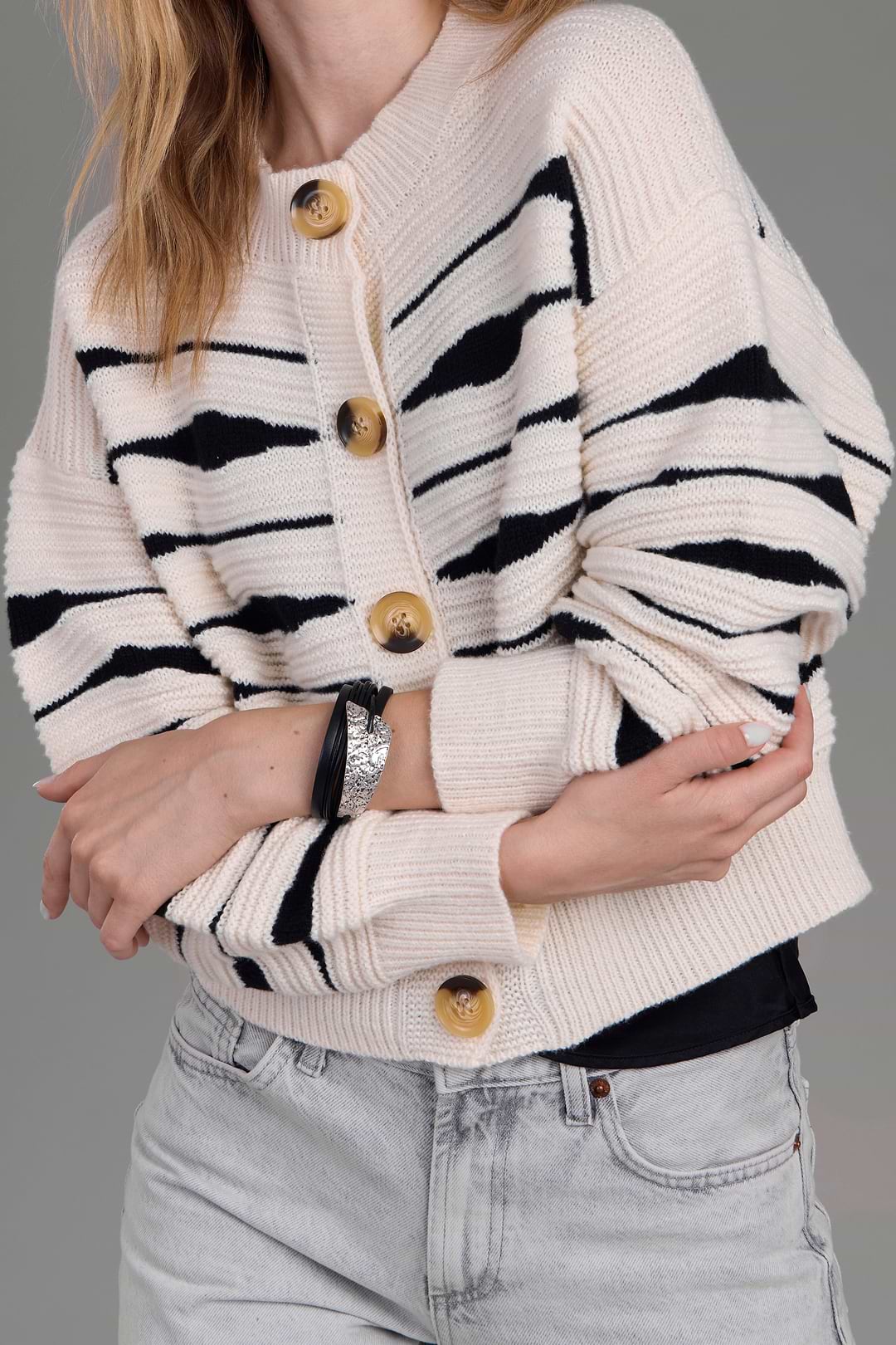 Zebra Buttoned Knit Cardigan - White