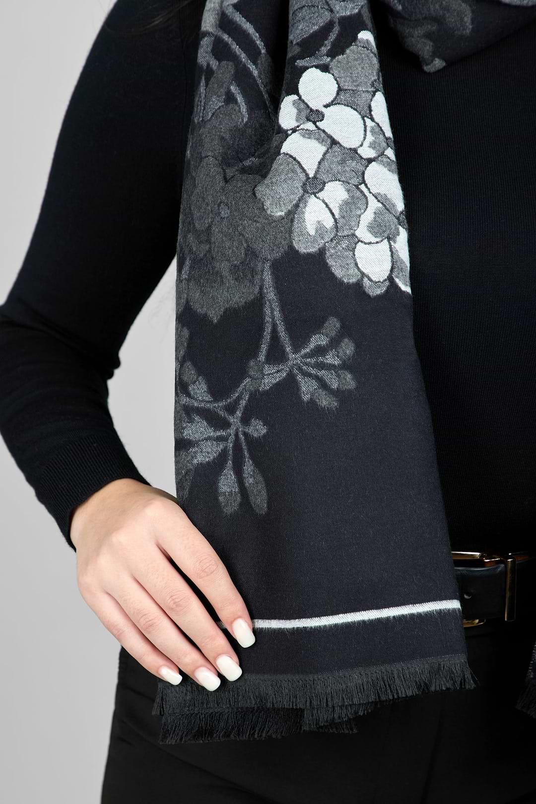 Reversible Floral Scarf For Winter - Black
