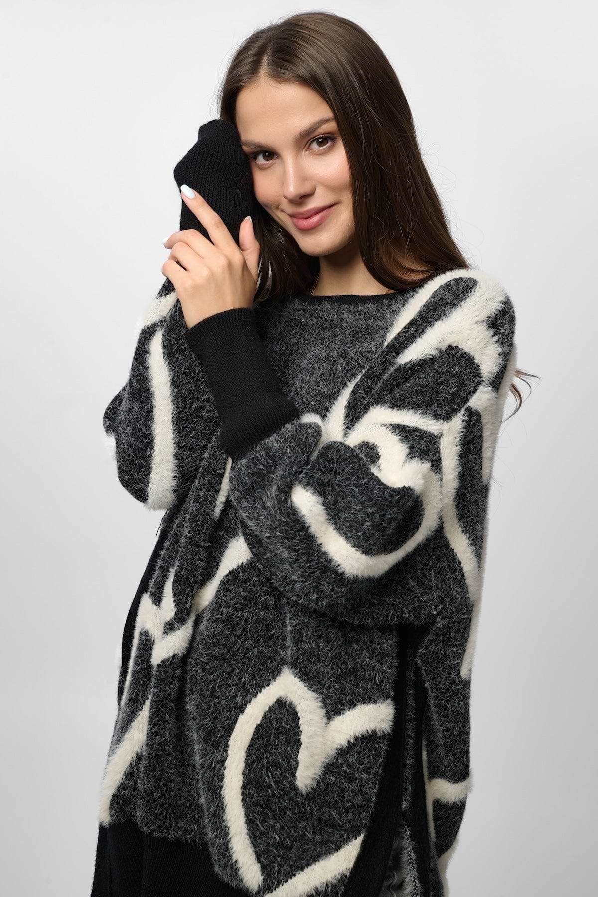 Whimsical Heart Sweater - Black & White