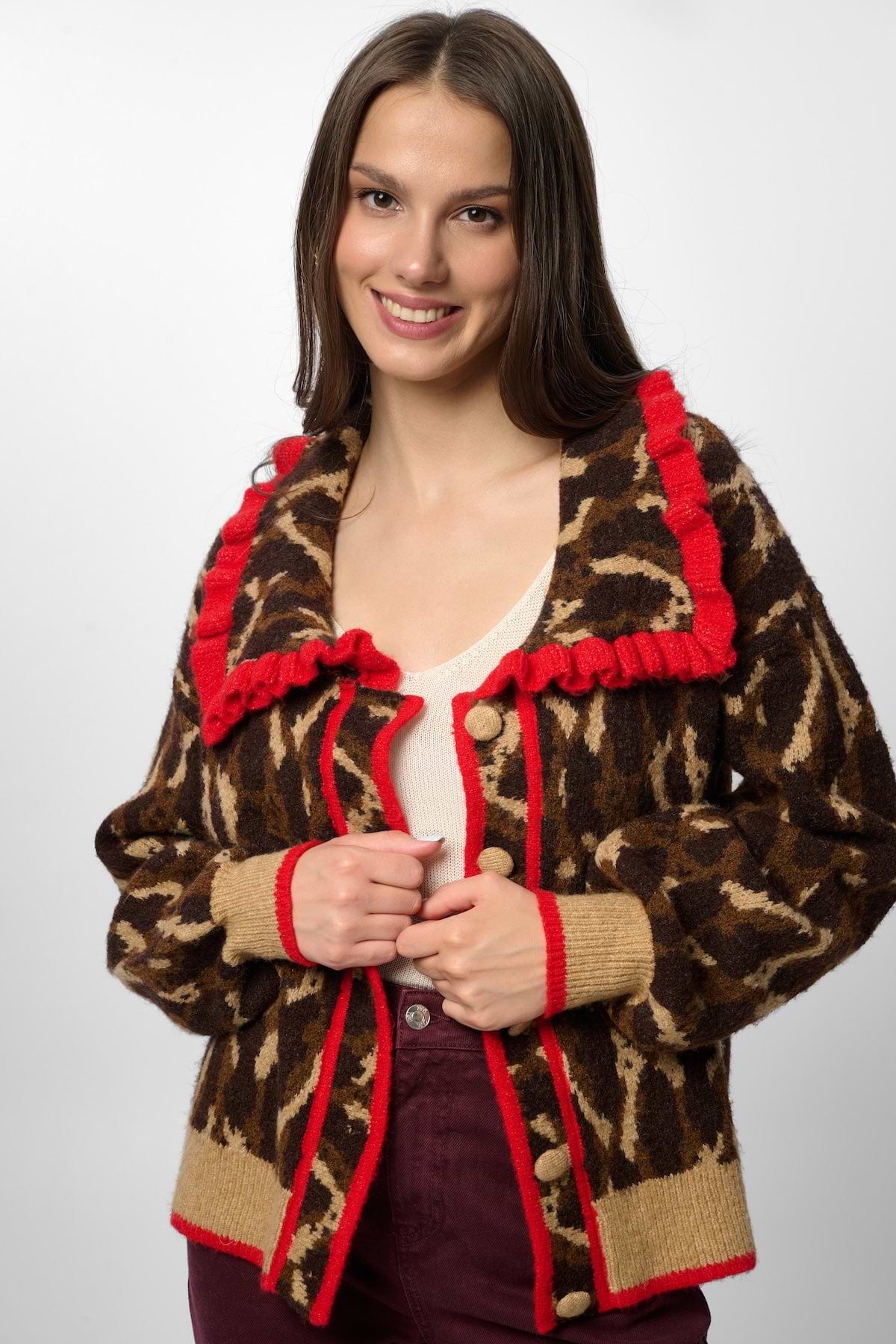 Leopard Collar Button Cardigan | SAACHI