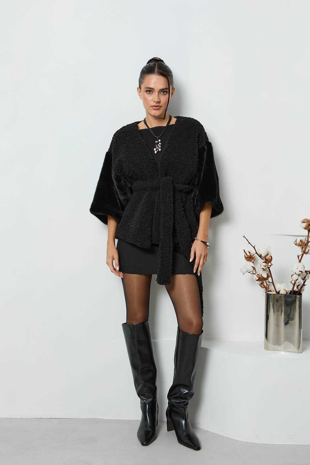 Fur Tie Front Short Kimono - Black