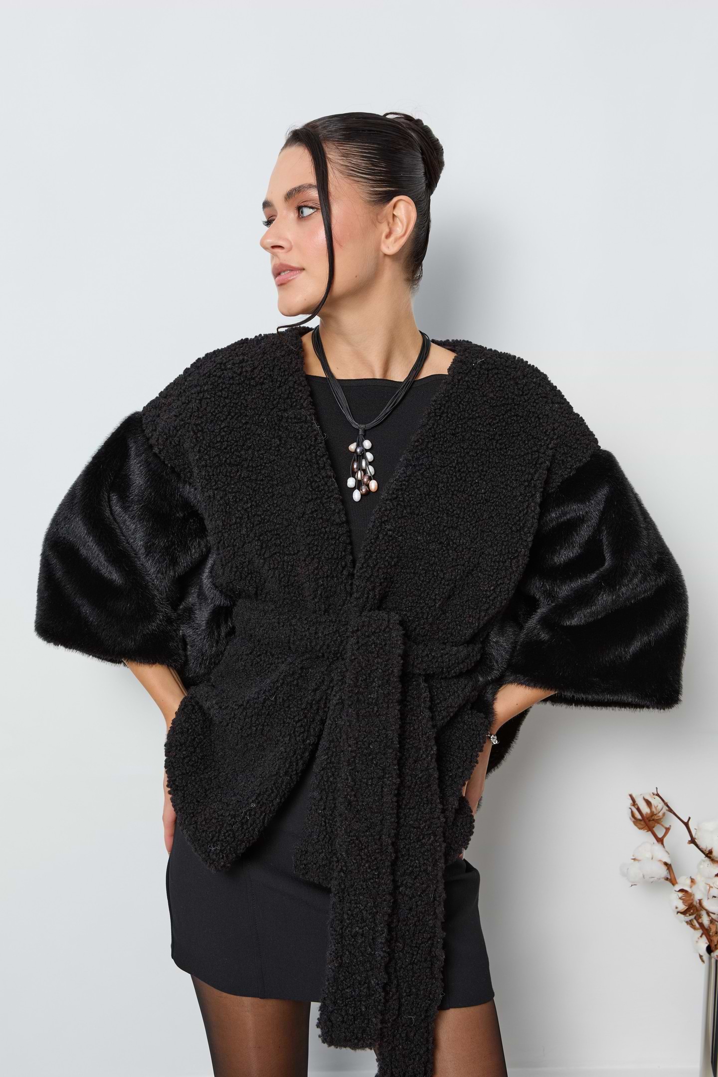 Fur Tie Front Short Kimono - Black