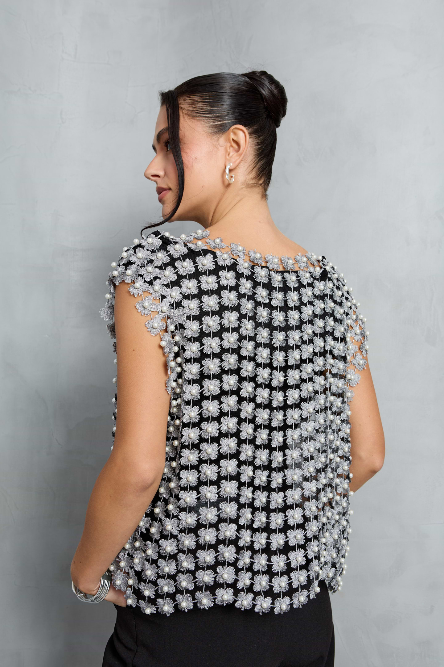 Floral Shell Pearl Capelet - Silver
