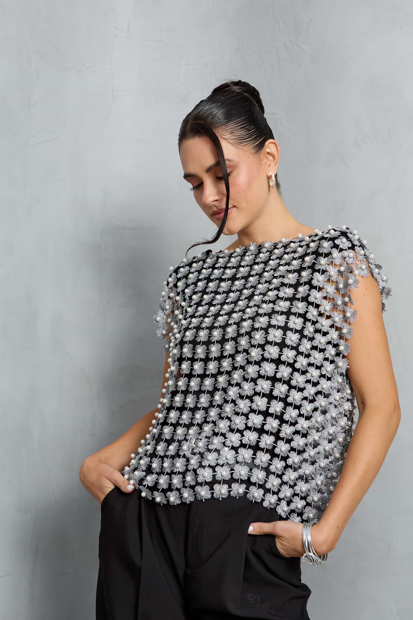 Floral Shell Pearl Capelet - Silver