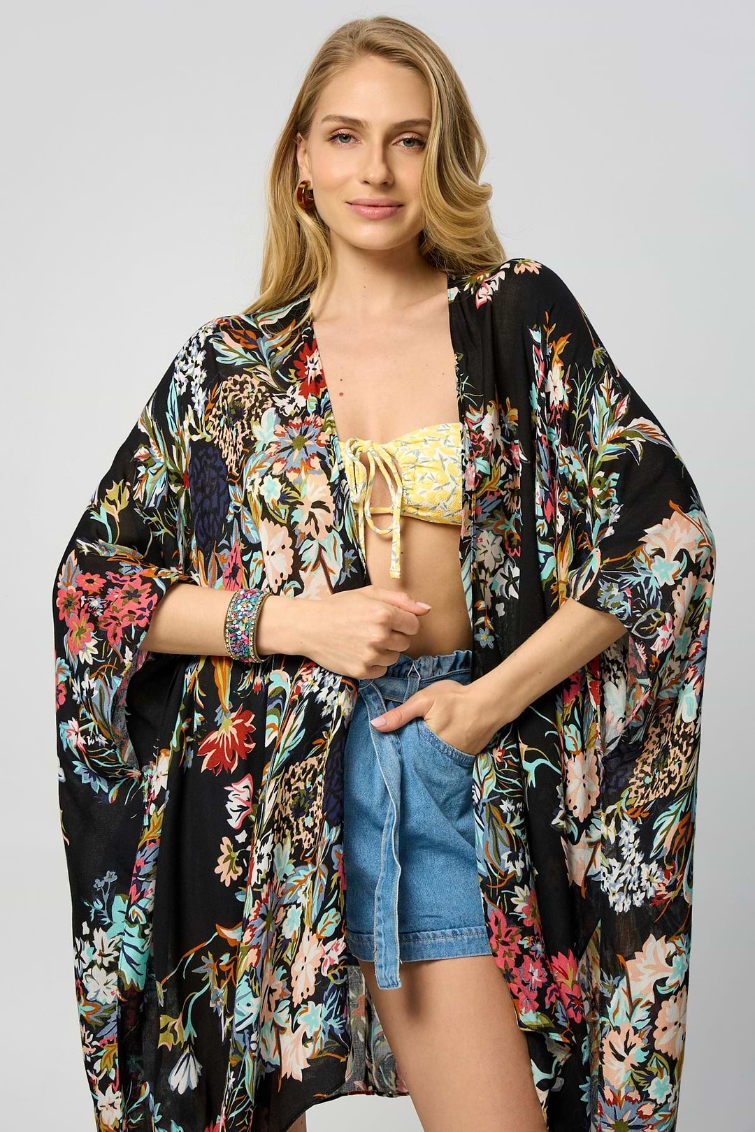Flowy Floral Kimono - SAACHI - Black