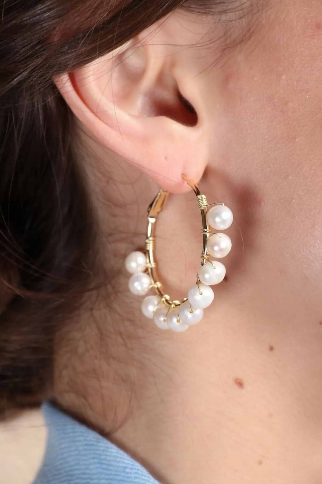 Rushing Water Pearl Hoop Earring White