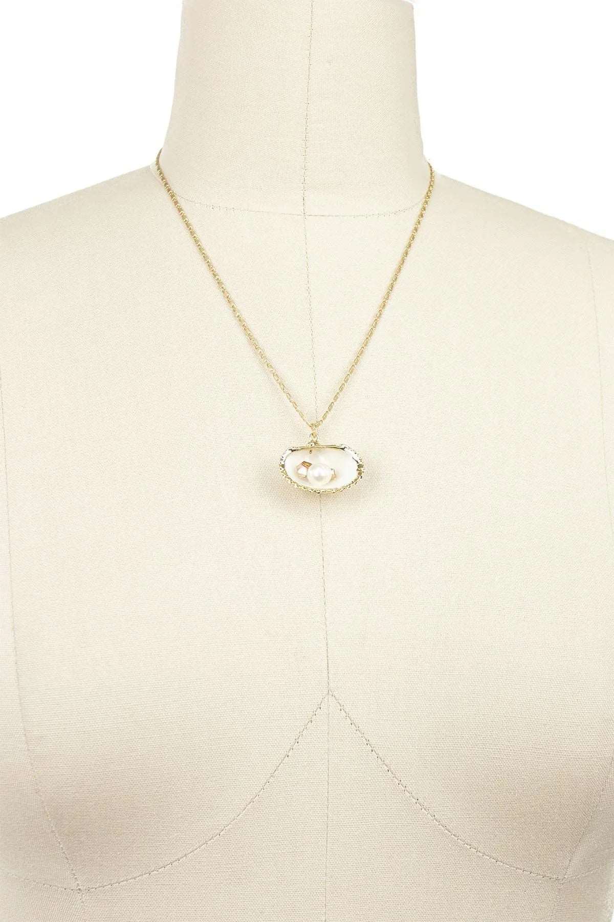 Pearl And Shell Gold Chain Necklace - Gold