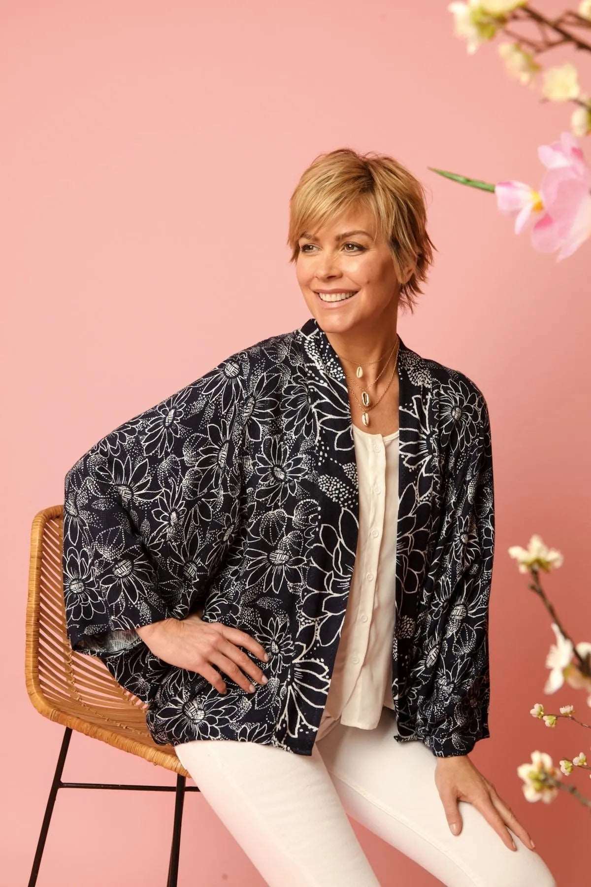 Biff Short Kimono - Black