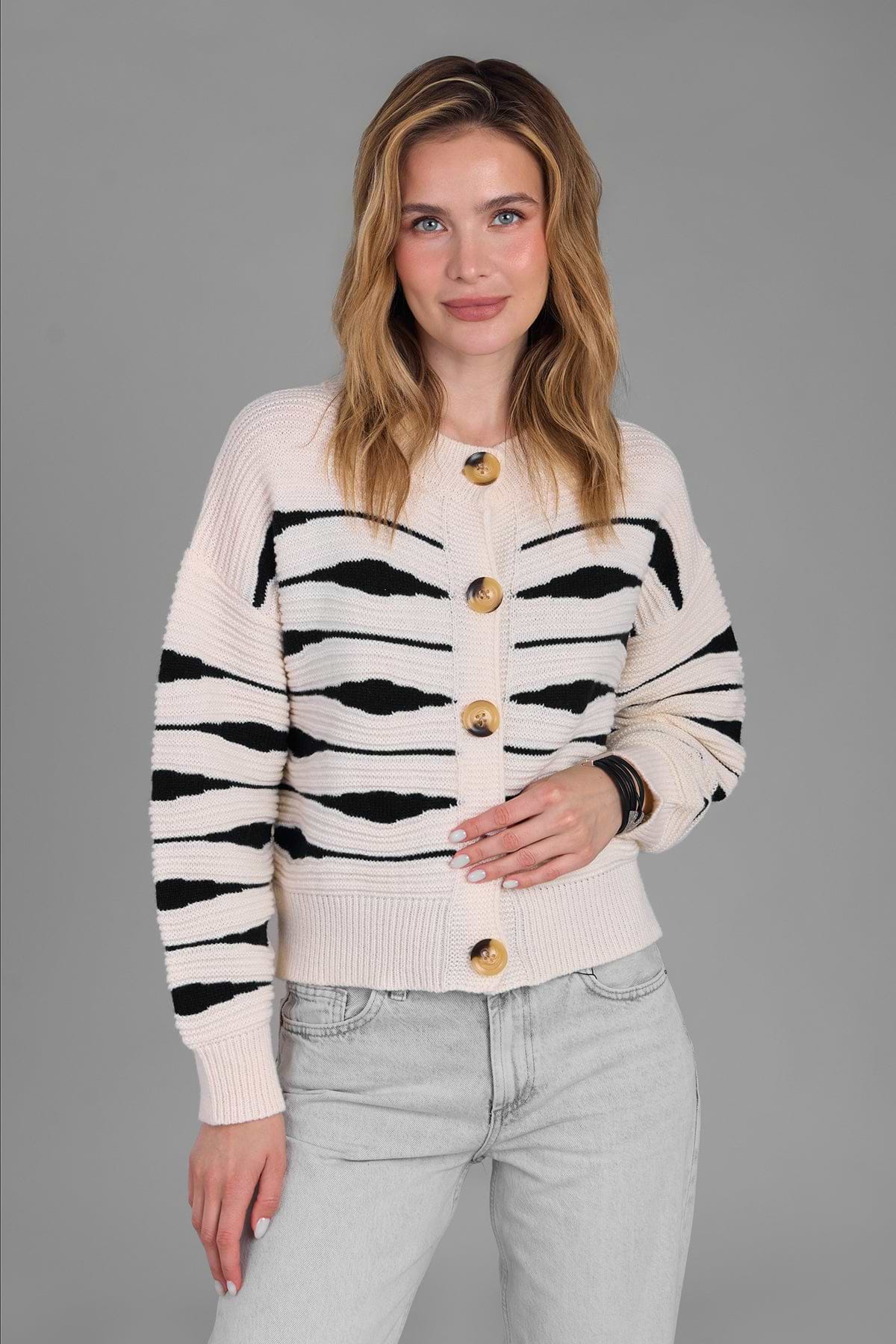 Zebra Buttoned Knit Cardigan - White
