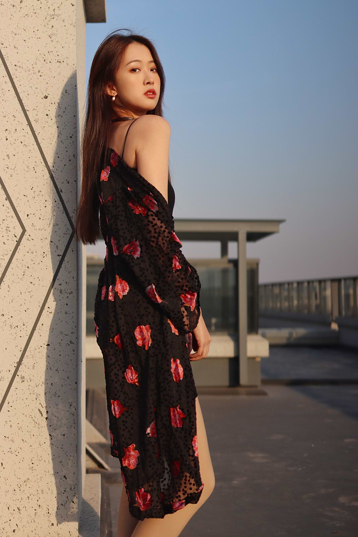 Black Velvet Rose Kimono - Black