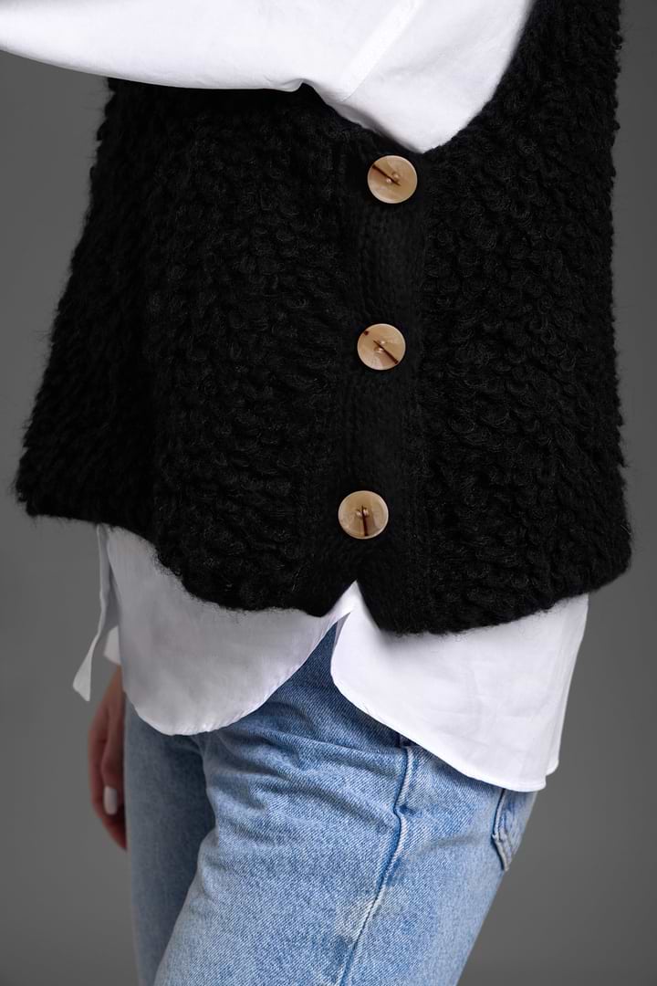 Looped Knit Sweater Vest - Black