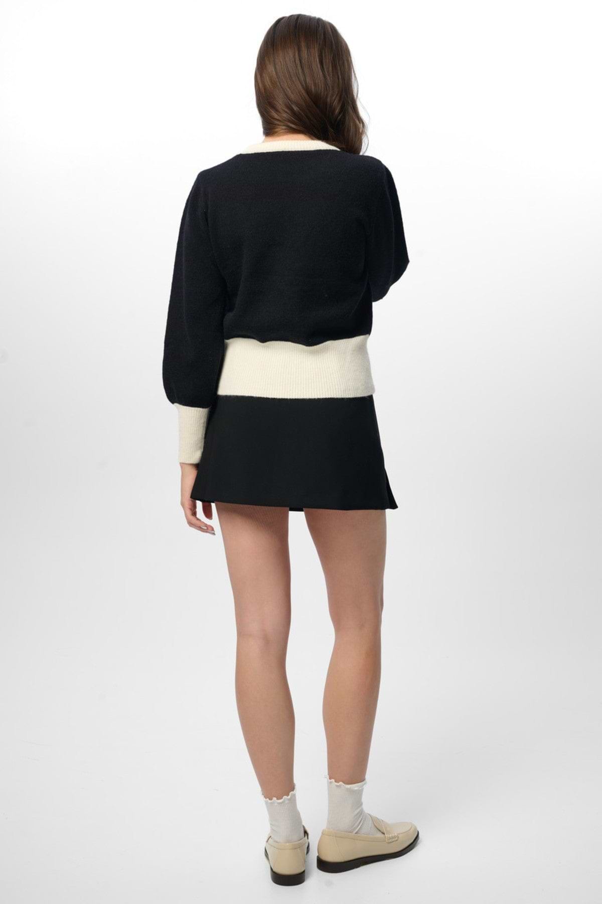 Ruffled Bloom Pullover Sweater - Black