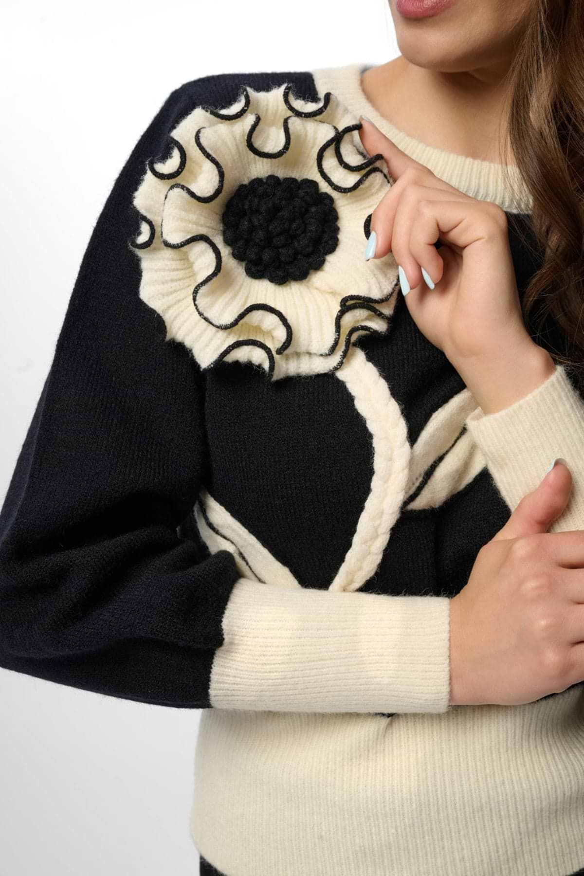 Ruffled Bloom Pullover Sweater - Black