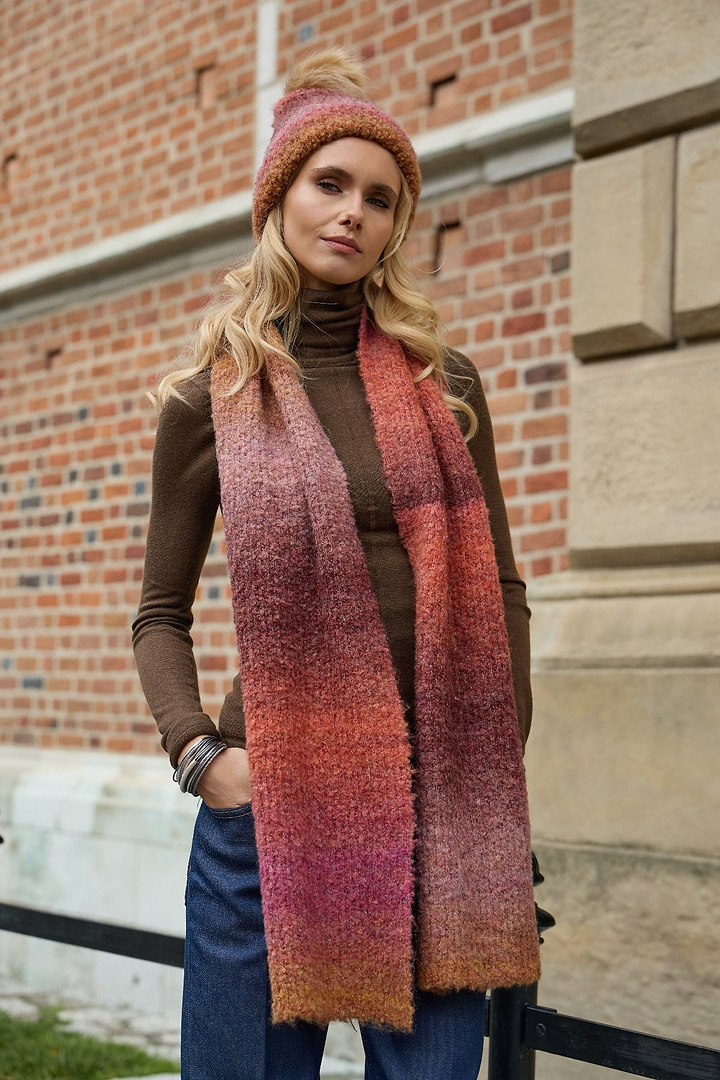 Gradient Knit Scarf - Pink