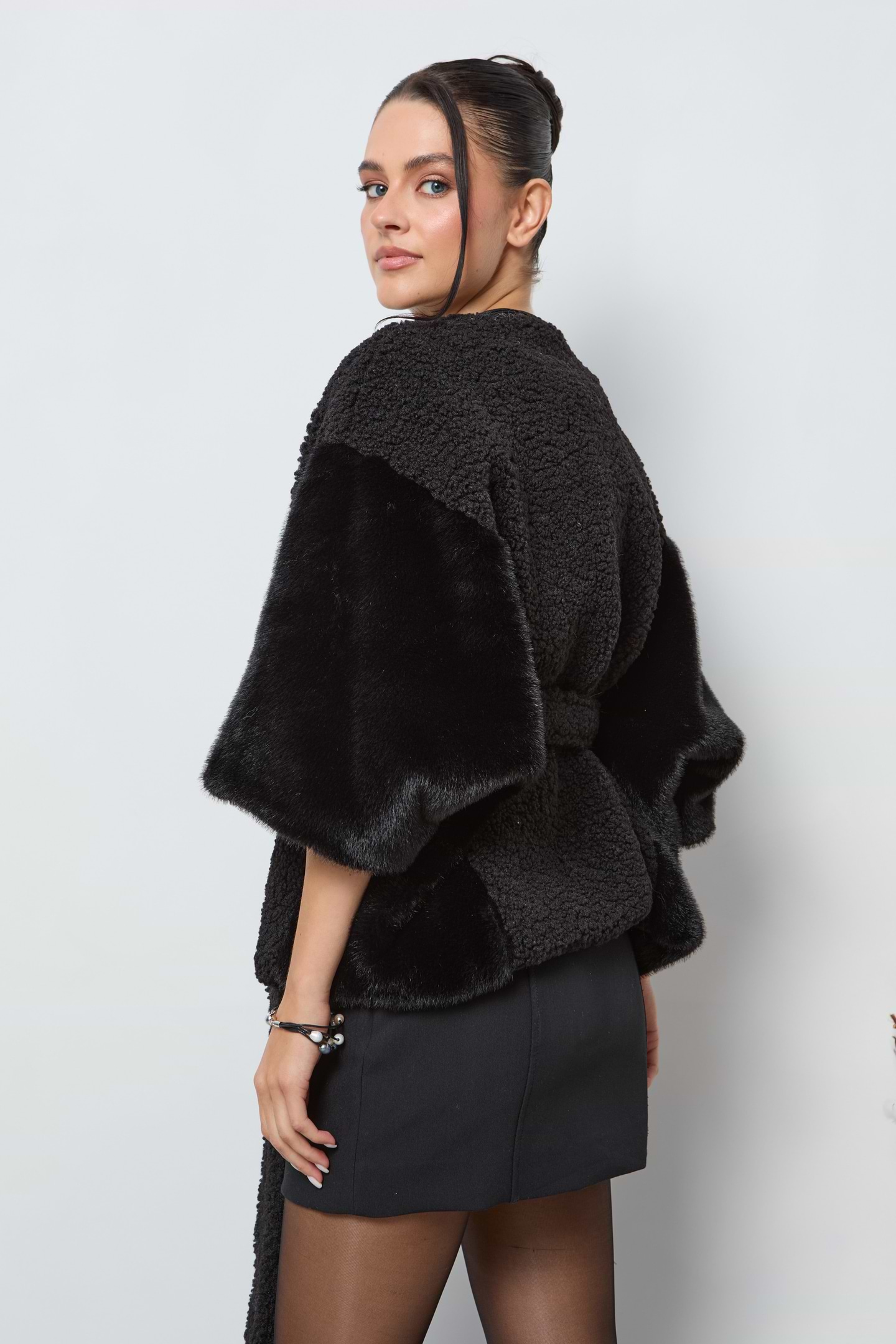 Fur Tie Front Short Kimono - Black