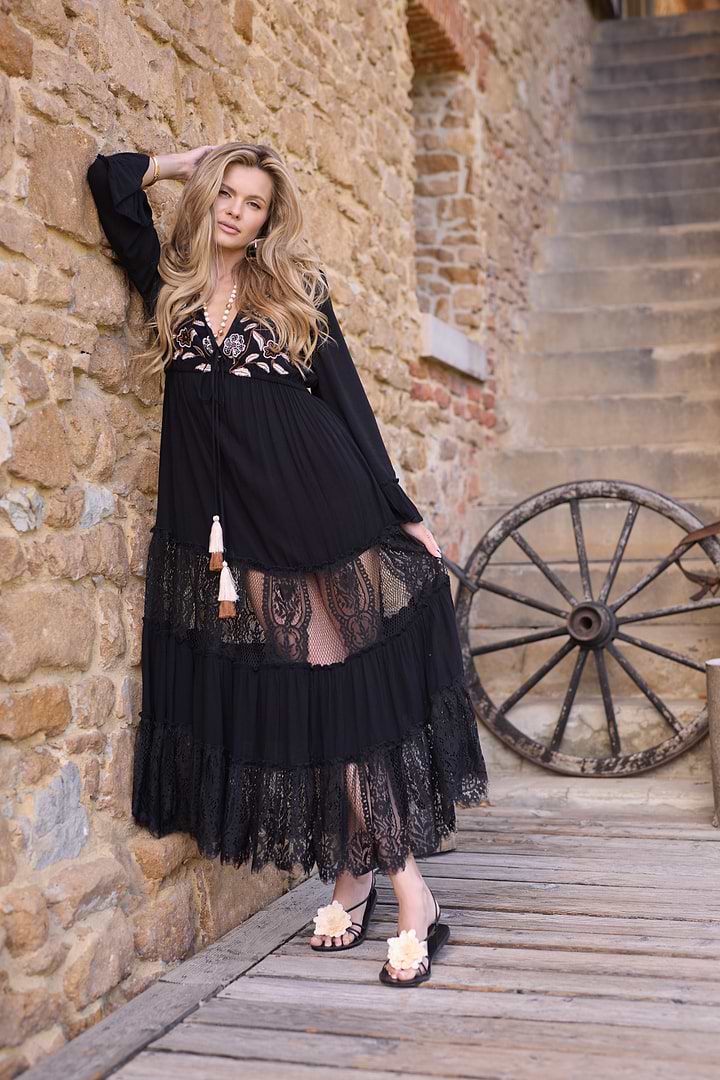 Floral Lace Tiered Kaftan - Black