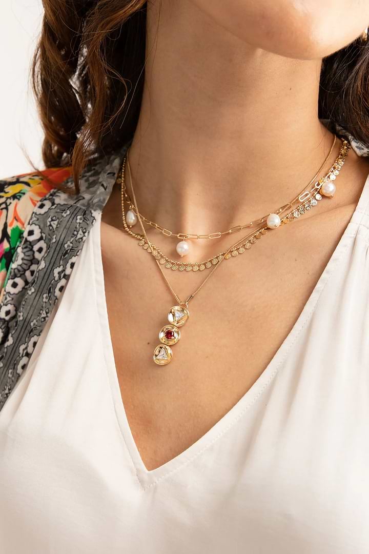 Divine Three Charm Pendant Necklace Gold