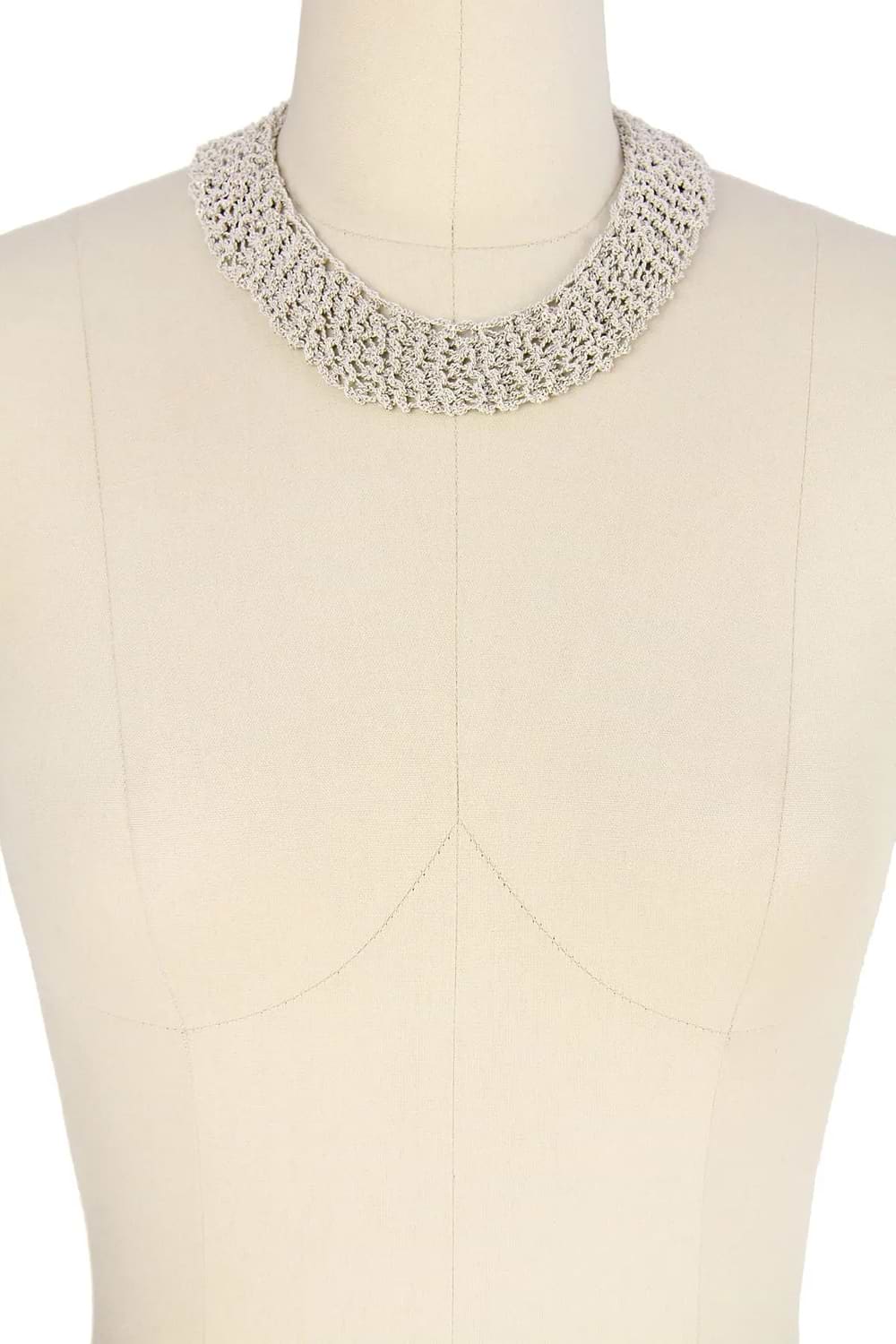 Crochet Chain Short Necklace Beige