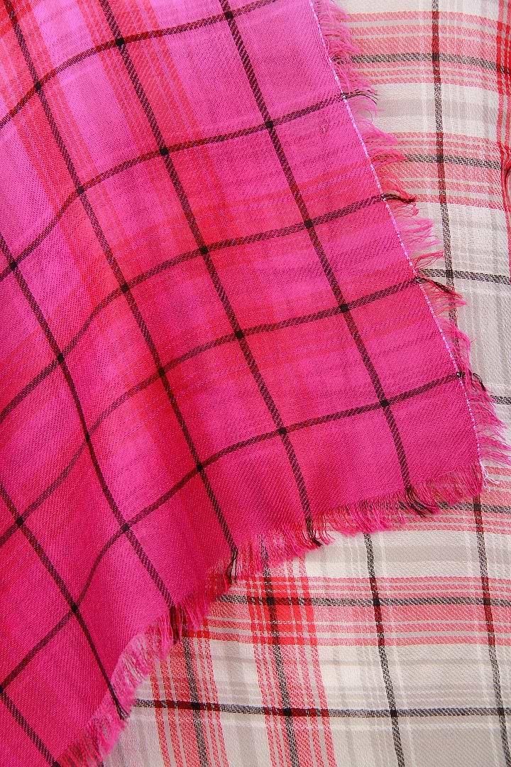 Queens Plaid Ombre Scarf Fuchsia