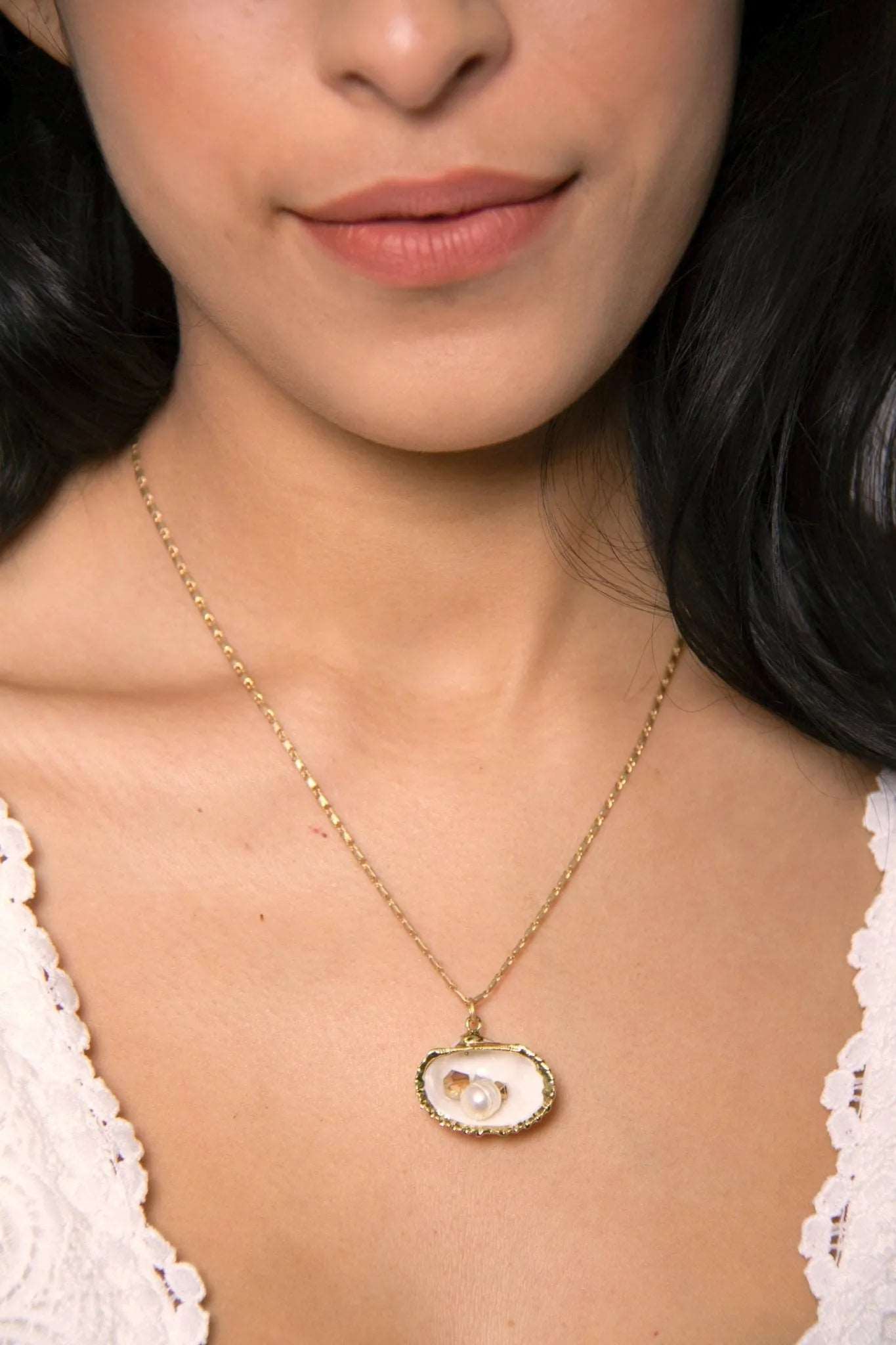 Pearl And Shell Gold Chain Necklace - Gold