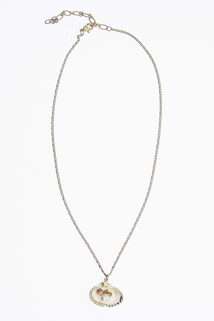 Pearl And Shell Gold Chain Necklace - Gold