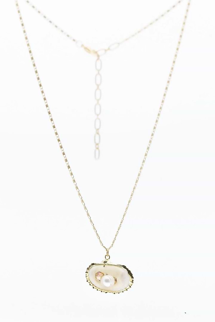 Pearl And Shell Gold Chain Necklace - Gold
