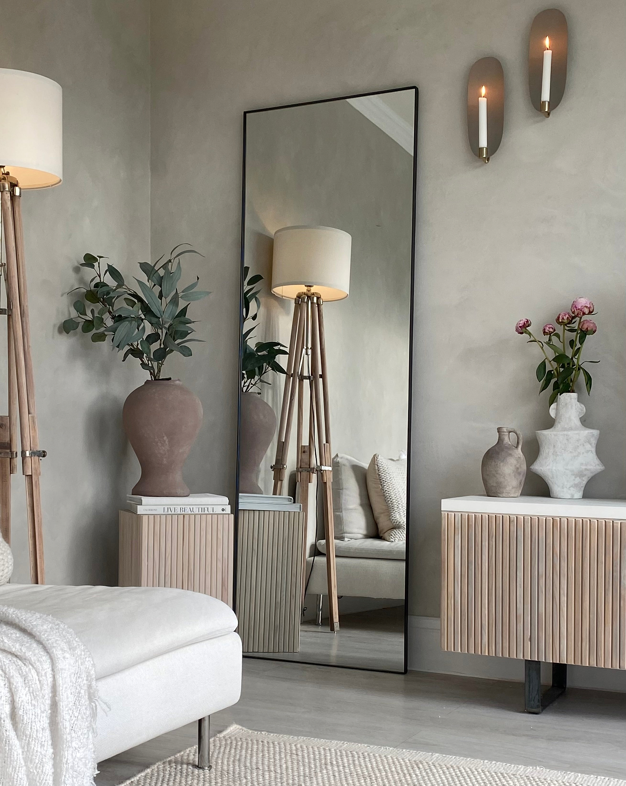 5 Reasons Interior Designers Keep Coming Back to Black