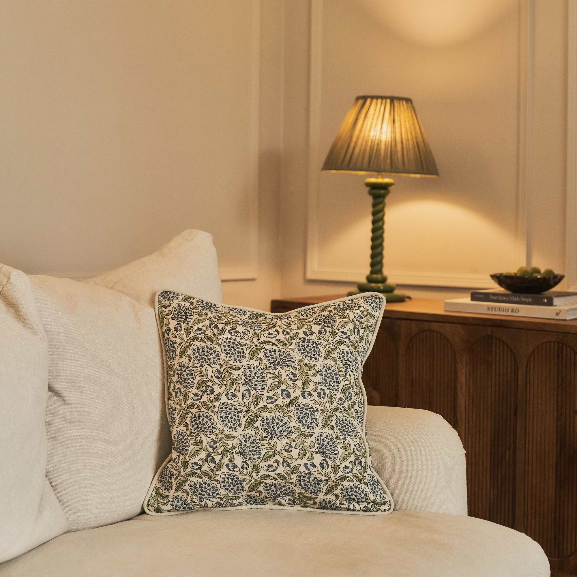 How to Style Sofa Cushions Like an Interior Designer