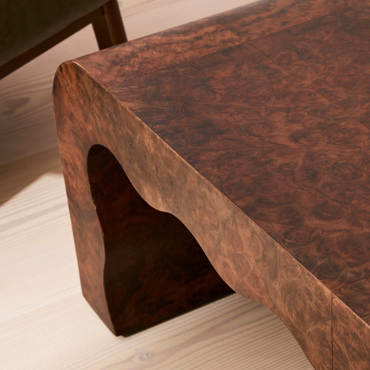 Serafina - Dark Burl Wavy Arched Dark Wood Premium Coffee Table