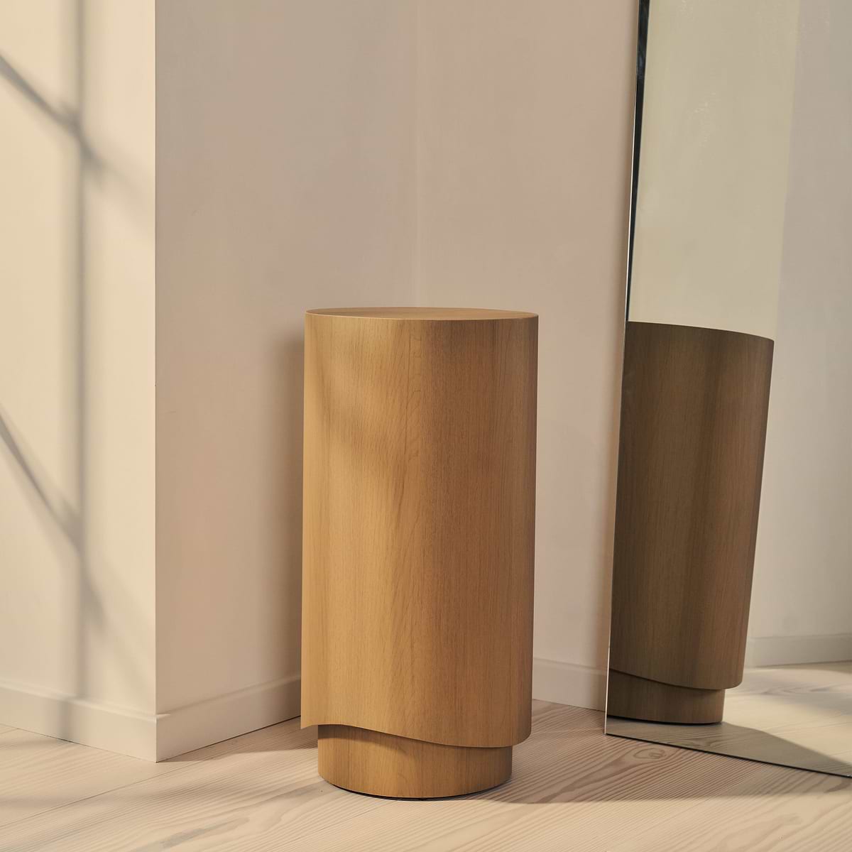Magna - Warm Wood Wave Plinth