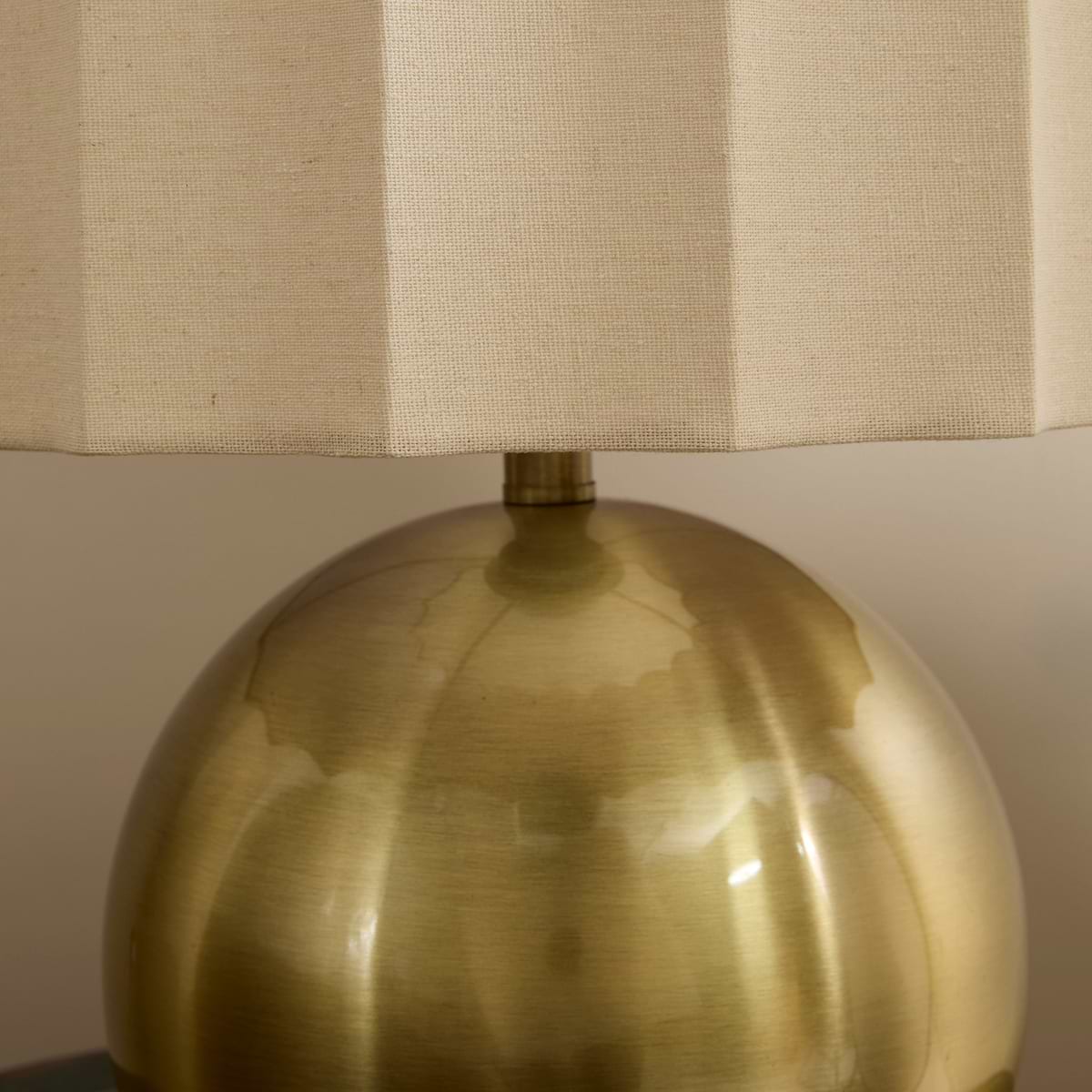Caia - Antique Gold Scallop Shade Table Lamp
