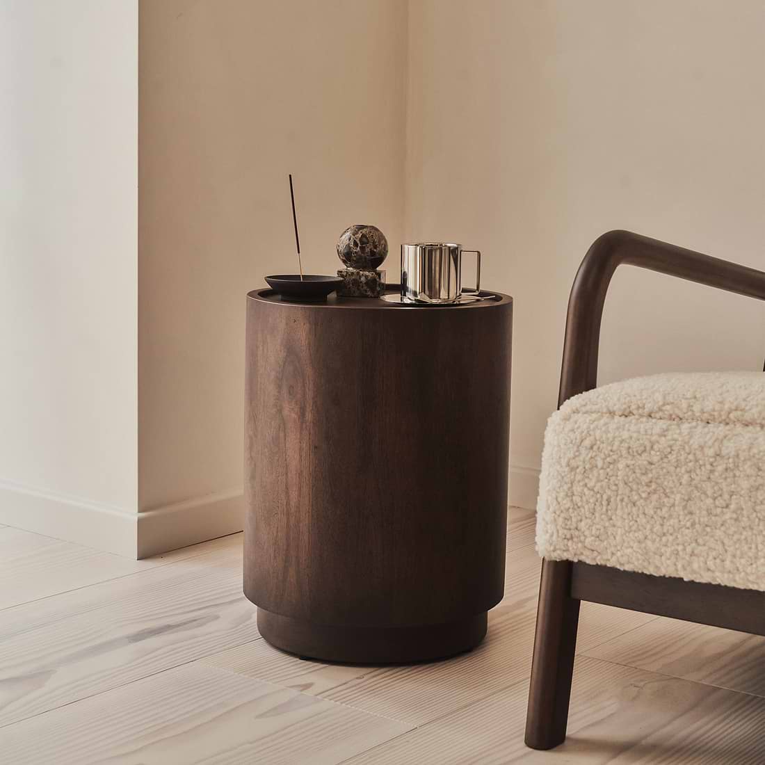 Fairmont Dark Premium Round Side Table