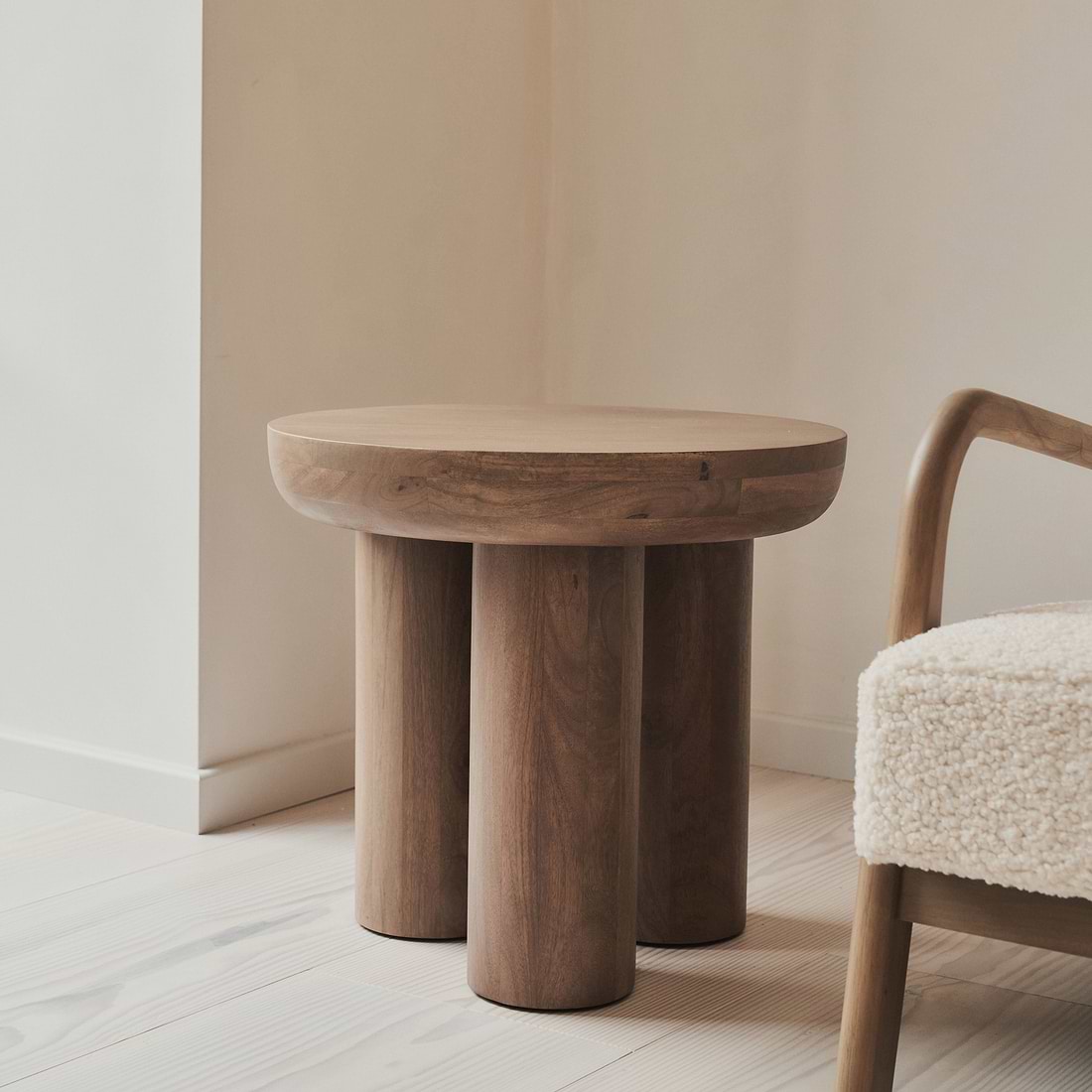 Vermont Warm Premium Round Side Table